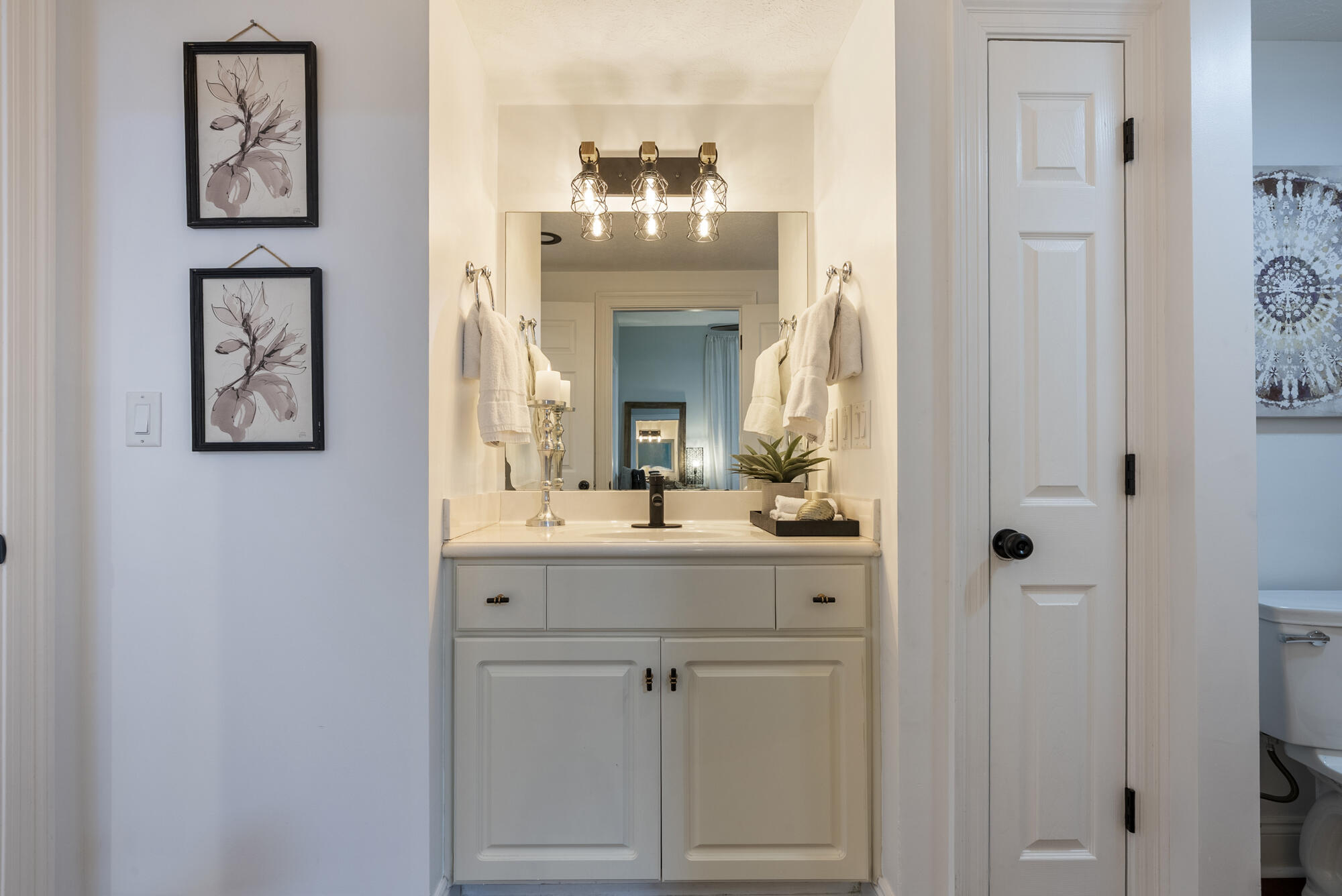 5004 Thomas Drive, UNIT 209