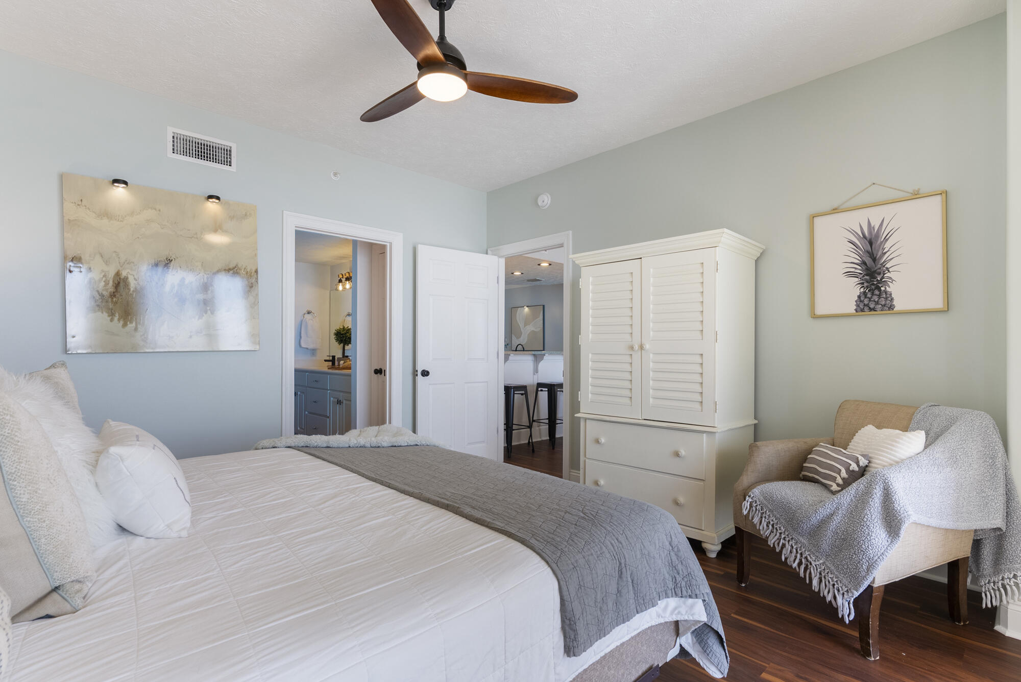 5004 Thomas Drive, UNIT 209