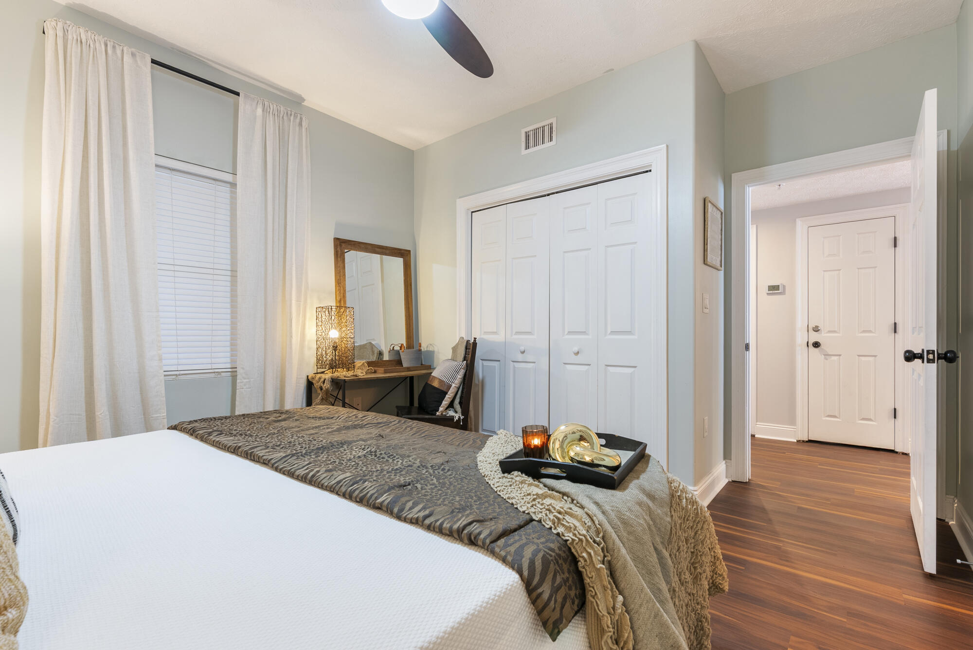 5004 Thomas Drive, UNIT 209