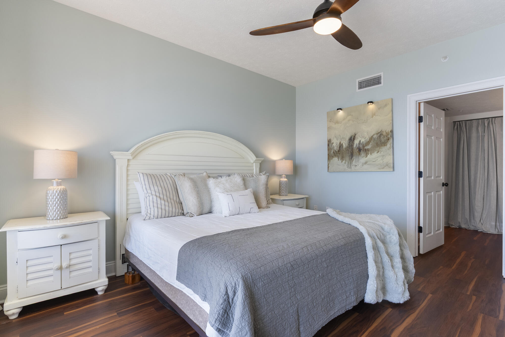 5004 Thomas Drive, UNIT 209