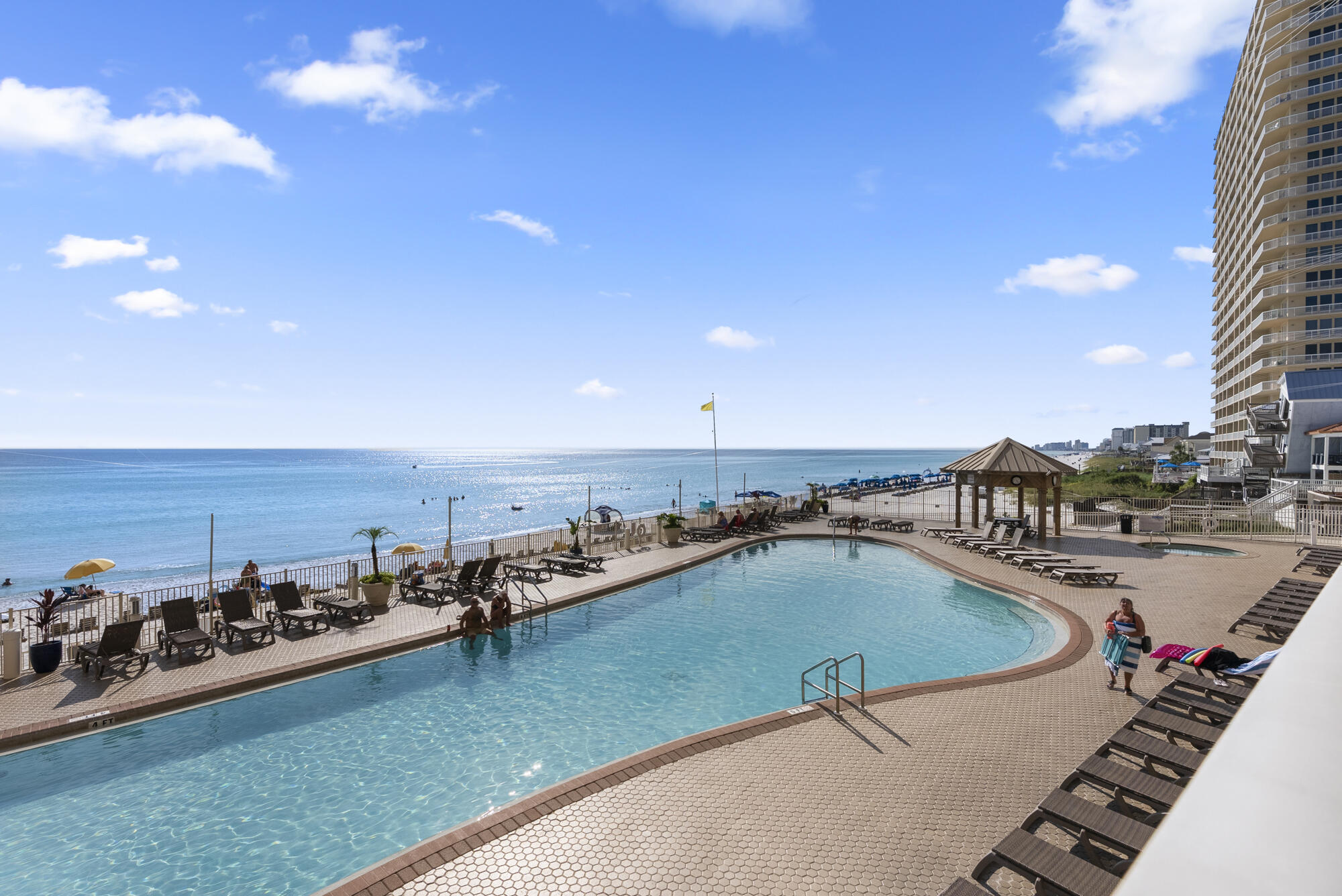 5004 Thomas Drive, UNIT 209