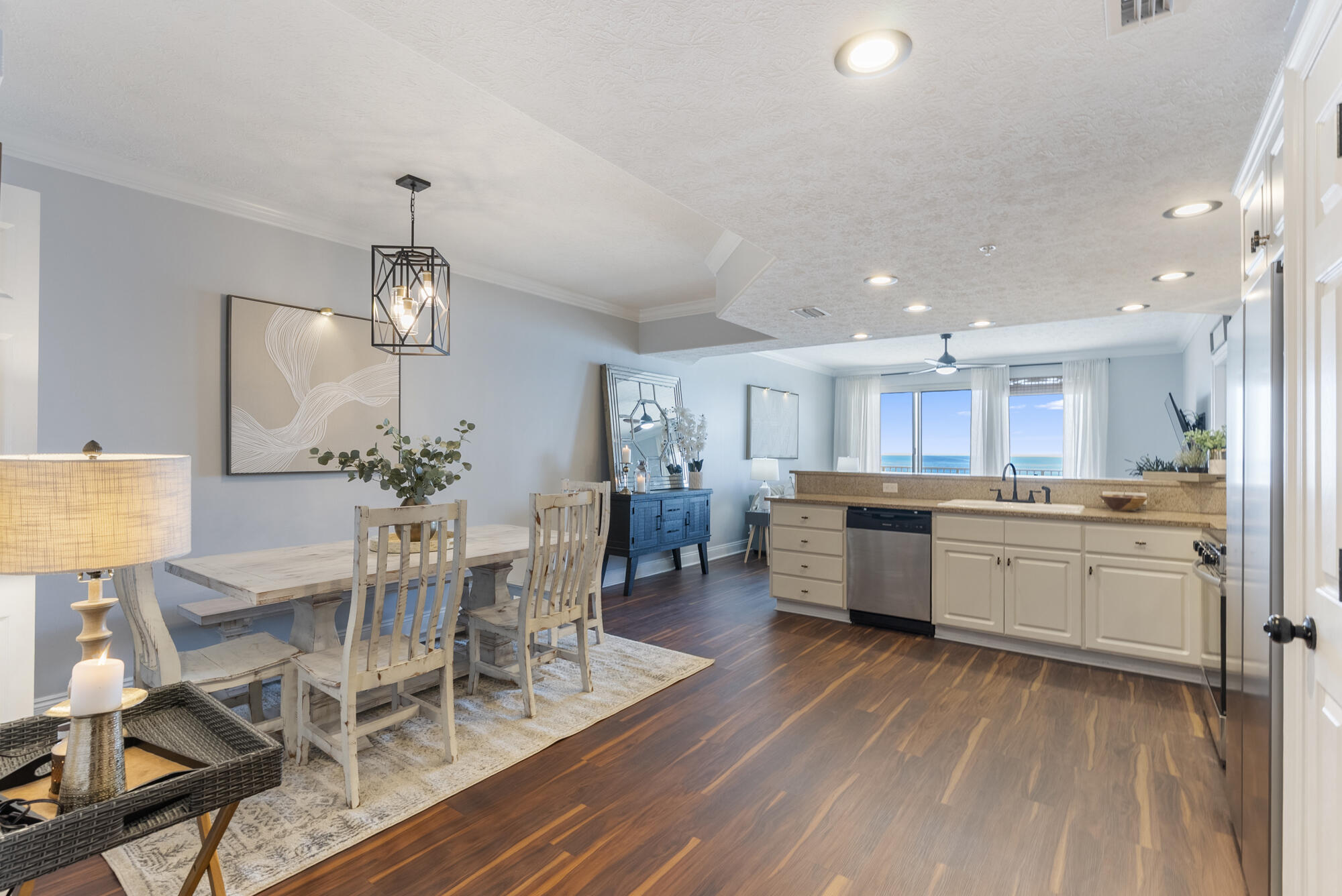 5004 Thomas Drive, UNIT 209