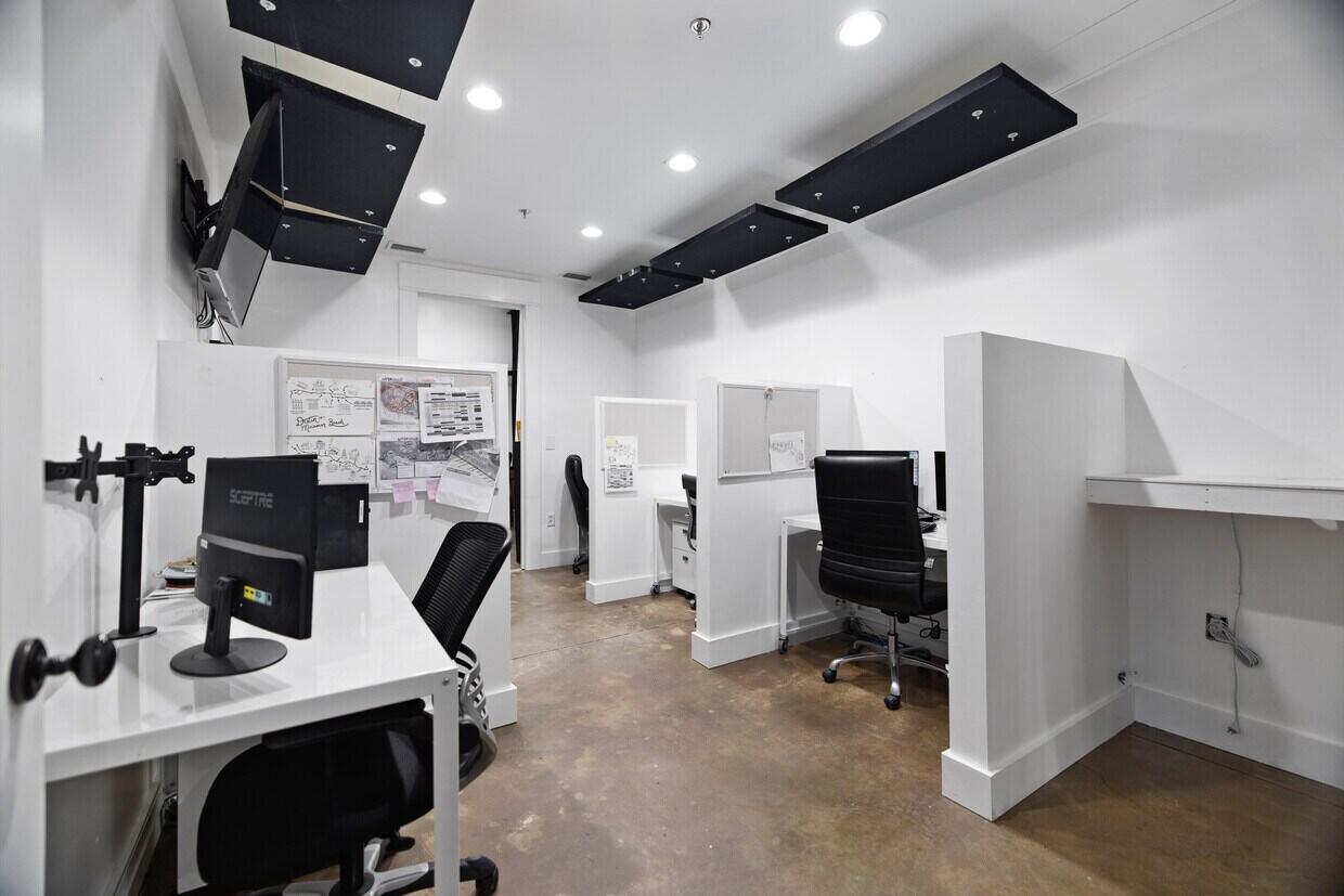 790 N County HWY 393