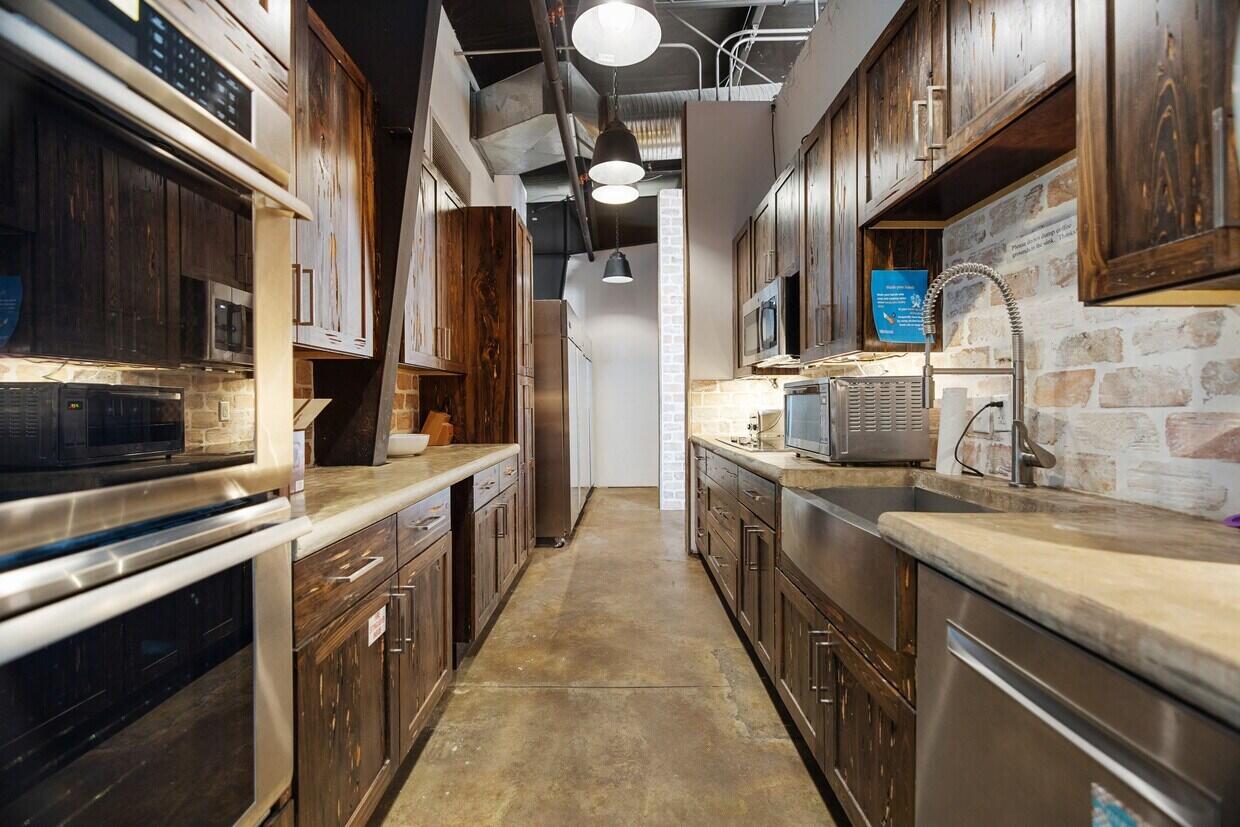 790 N County HWY 393