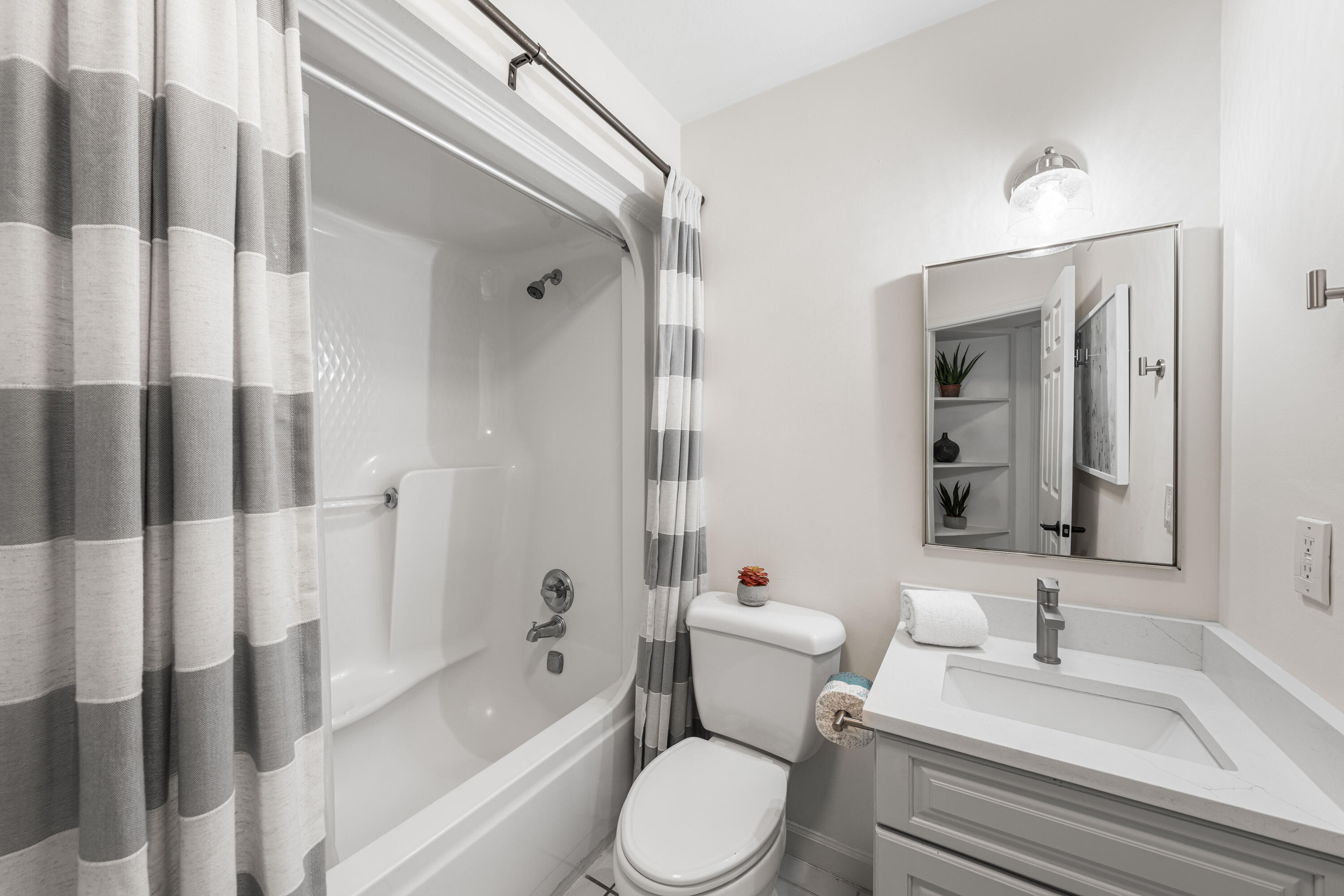 8294 E County Highway 30A, Unit 19