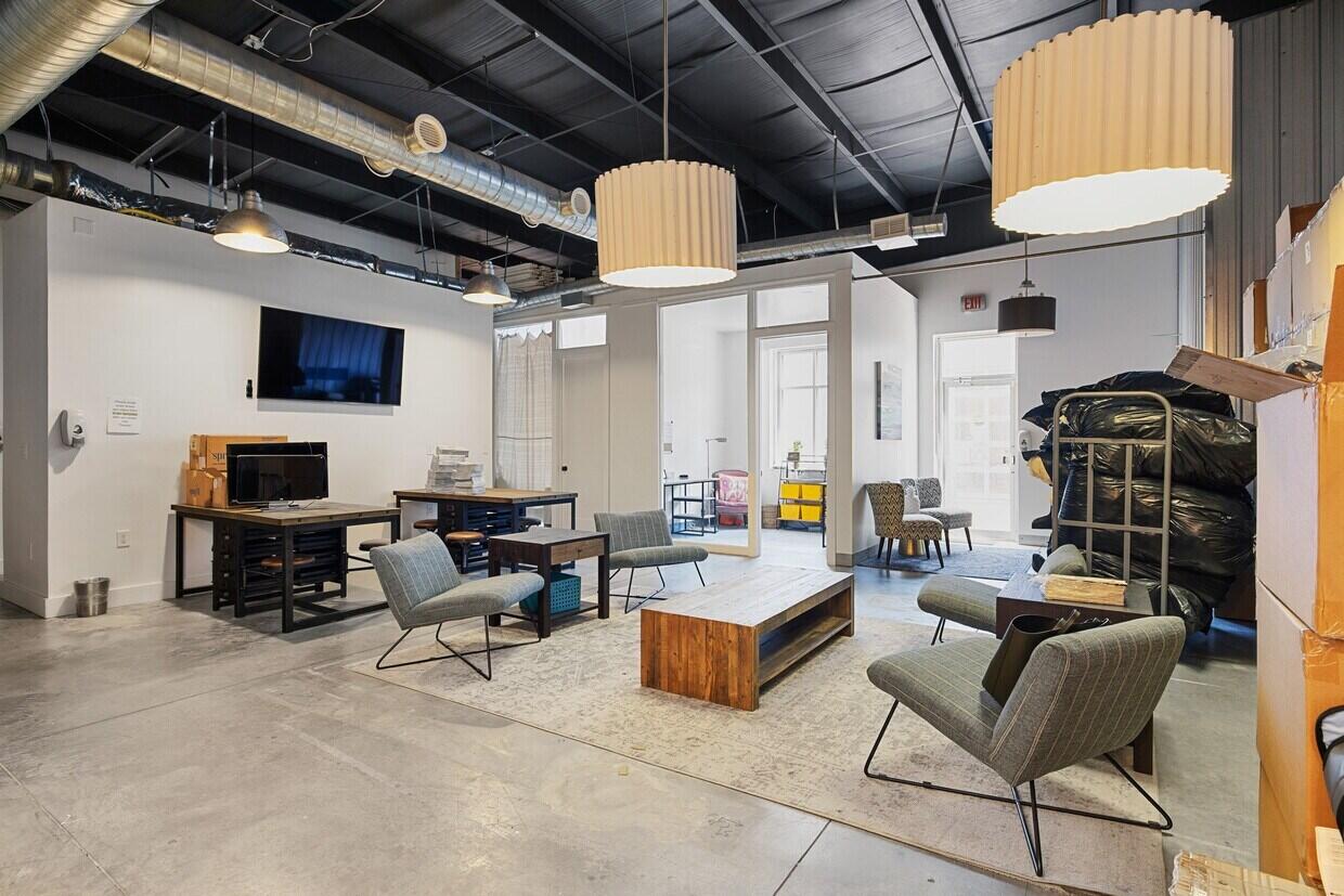 790 N County HWY 393, 5