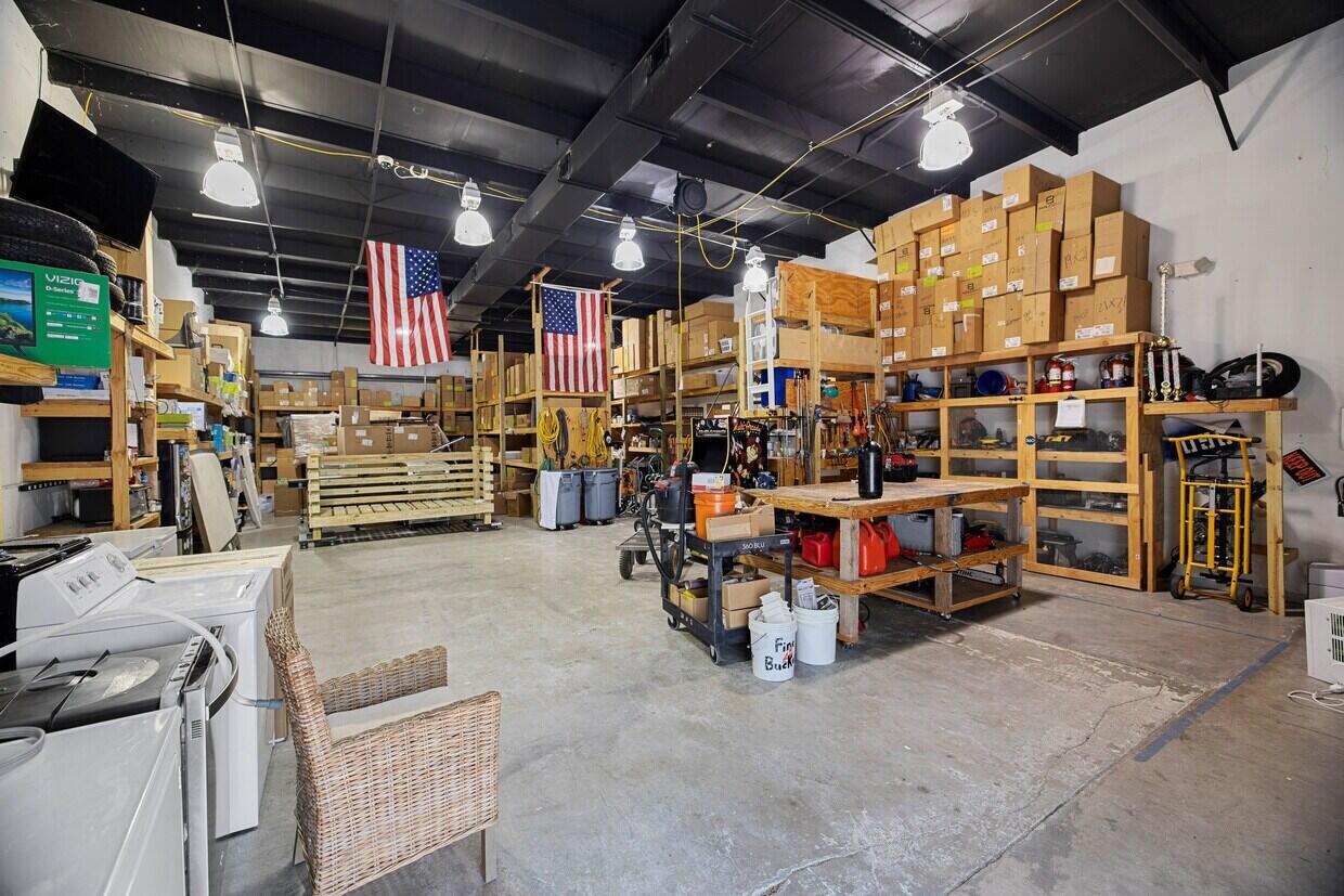 790 N County HWY 393, 1