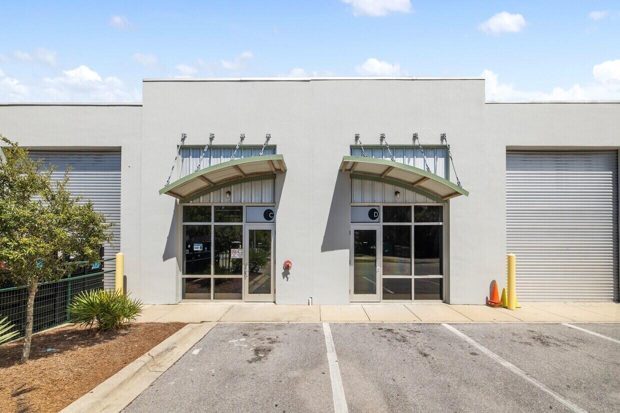 790 N County HWY 393, 1