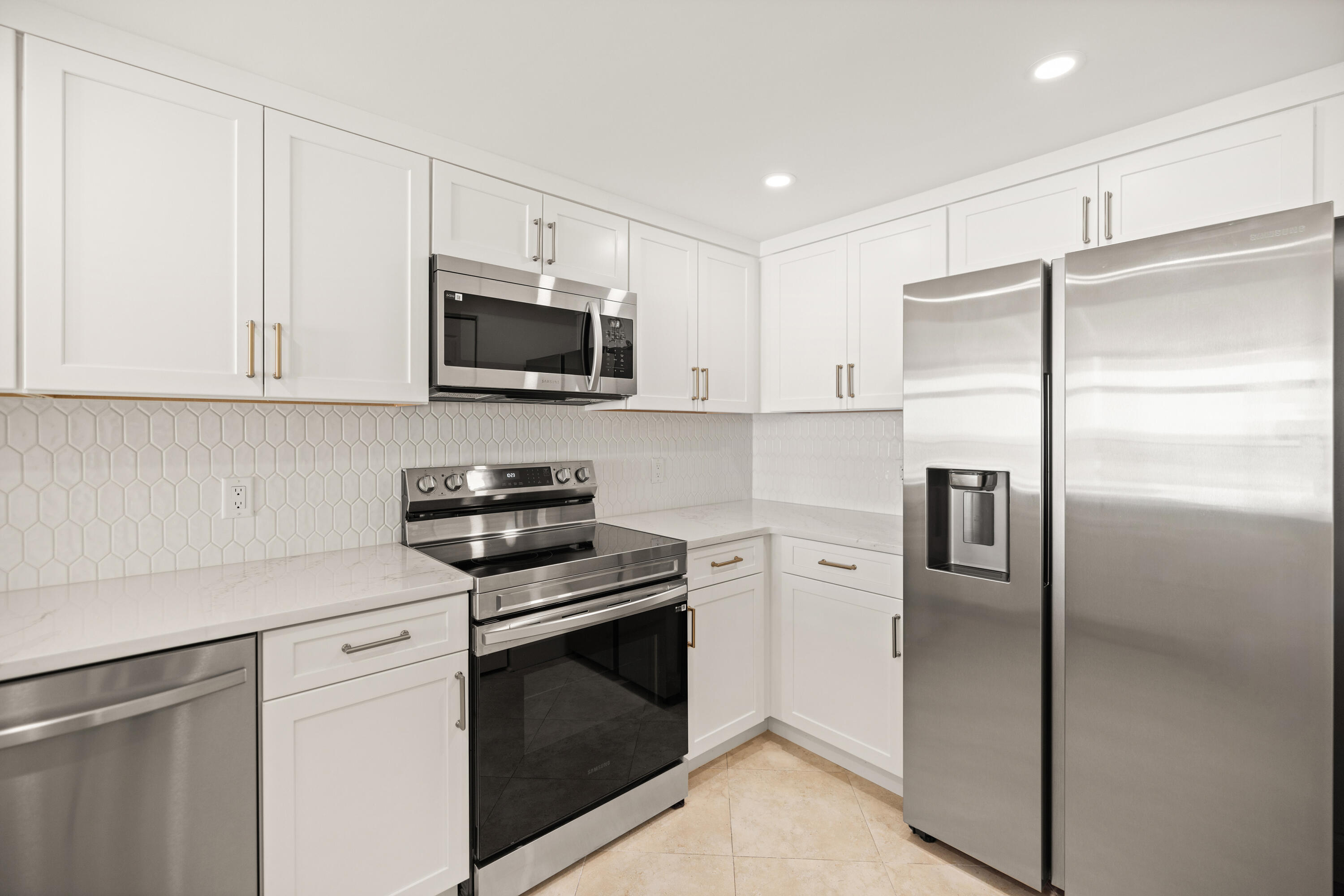 1018 US-98, UNIT 340