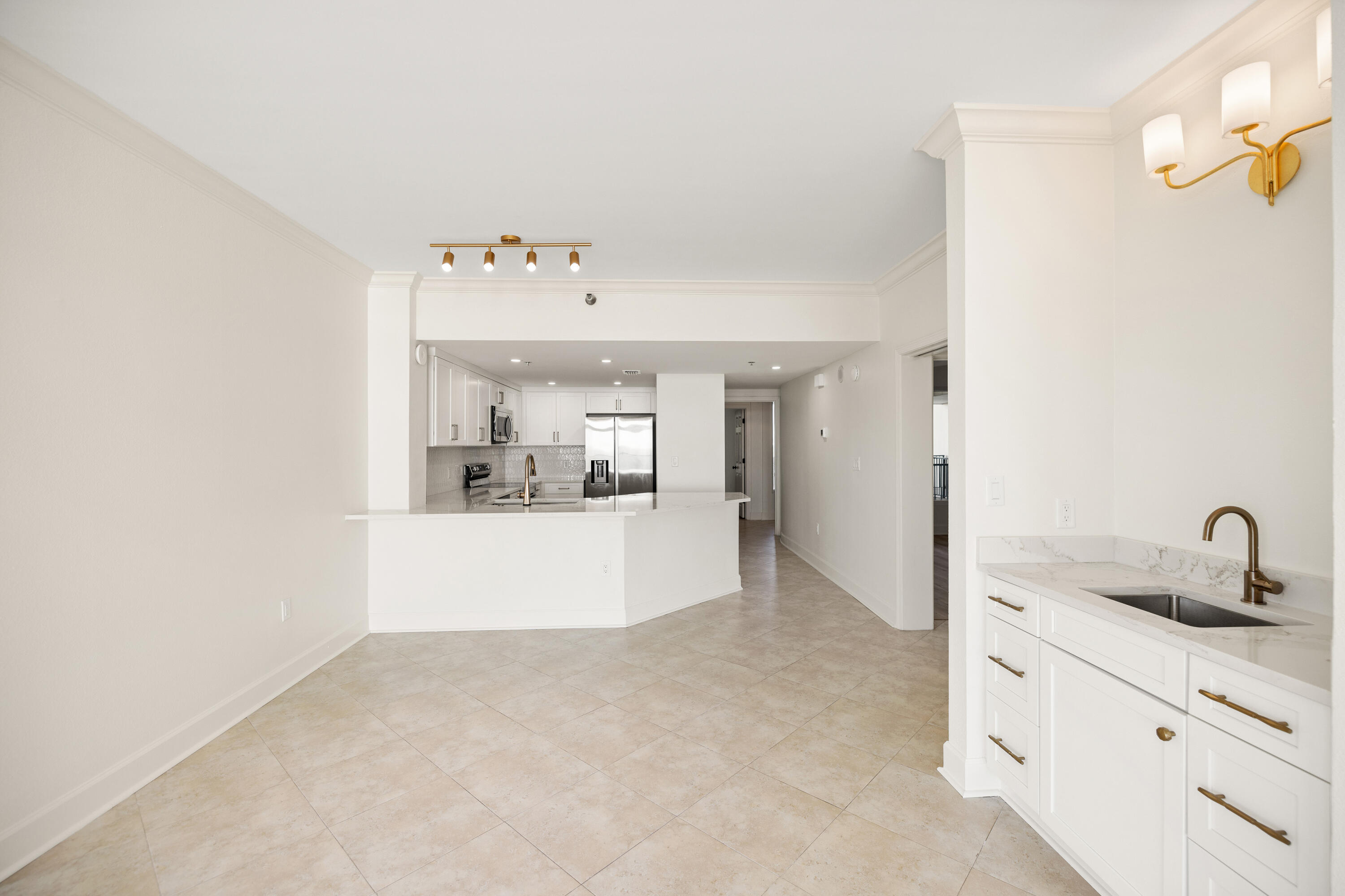 1018 US-98, UNIT 340