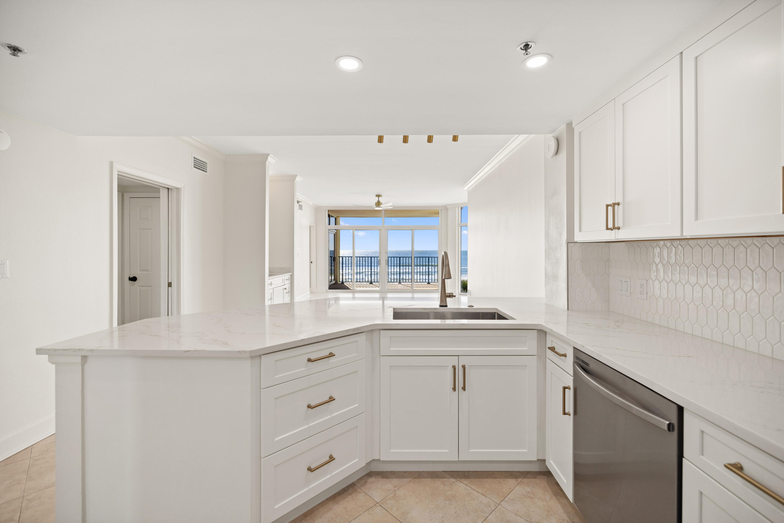 1018 US-98, UNIT 340