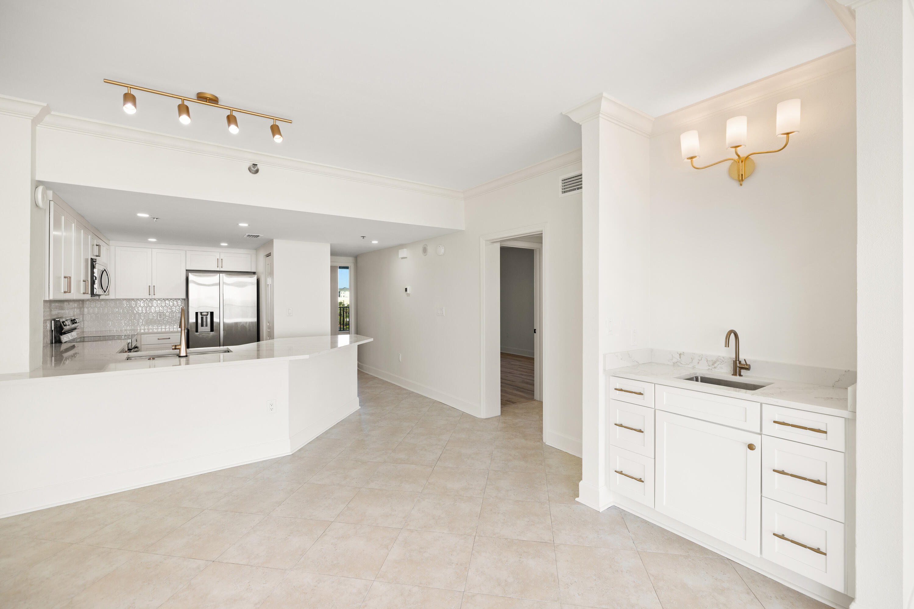 1018 US-98, UNIT 340