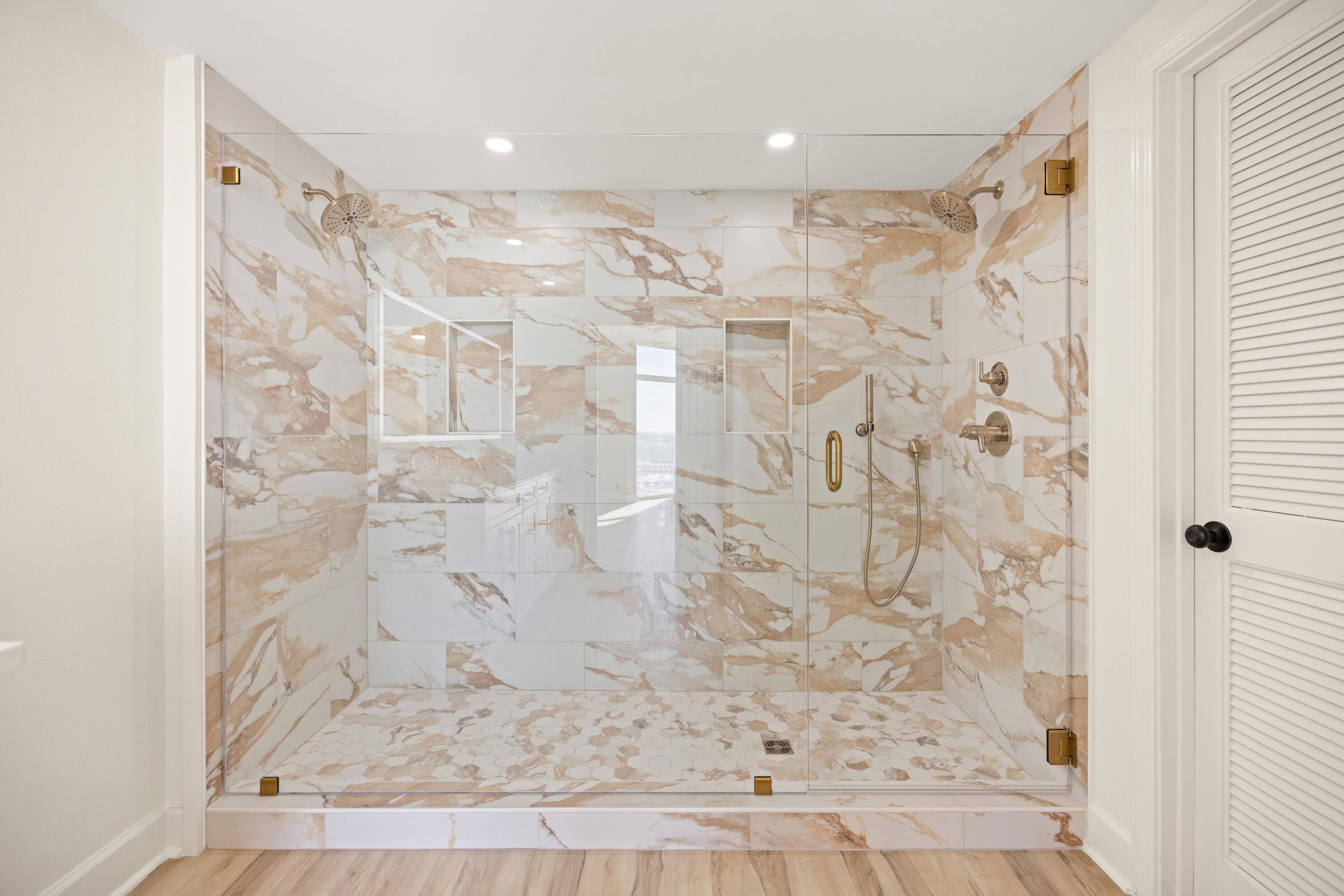 1018 US-98, UNIT 340