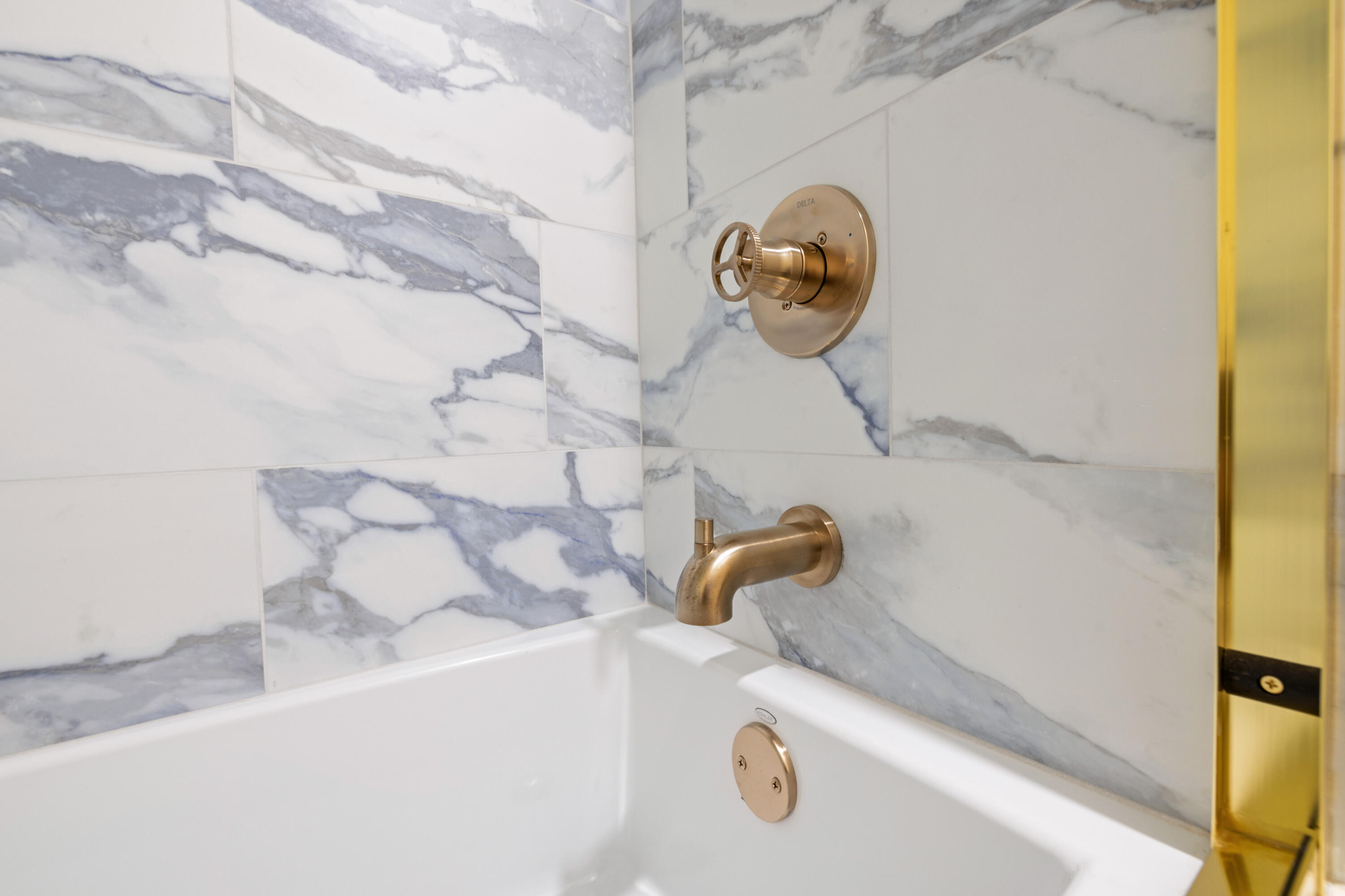 1018 US-98, UNIT 340