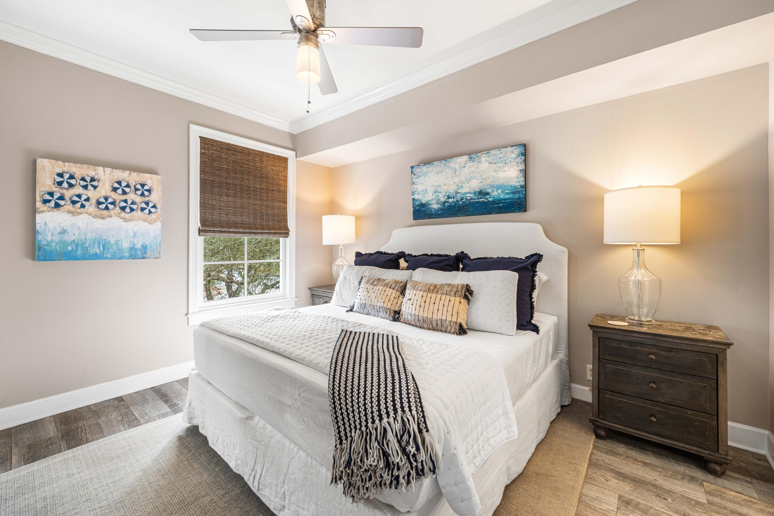 34 N Barrett Square # 2D