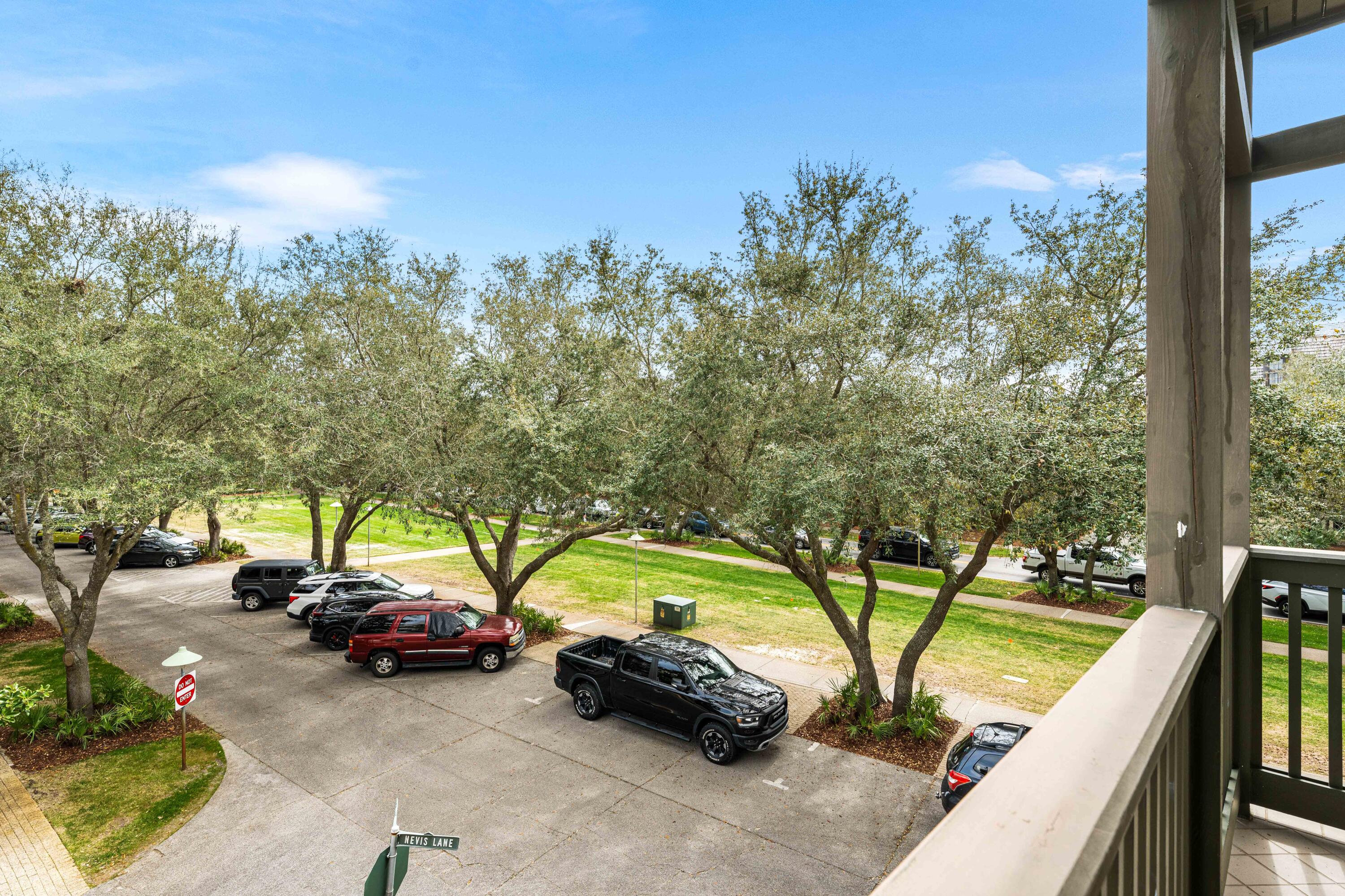 34 N Barrett Square # 2D