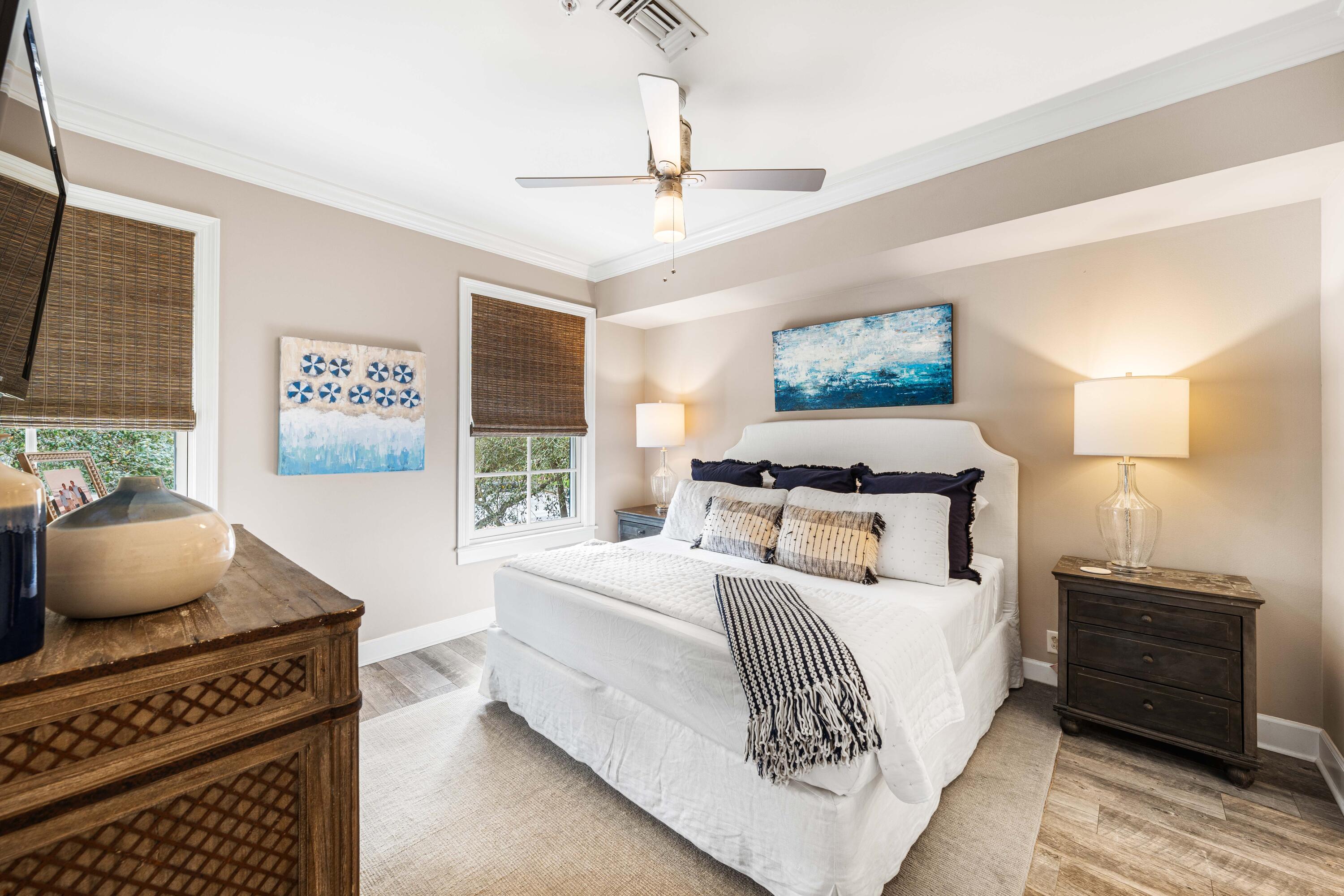 34 N Barrett Square # 2D