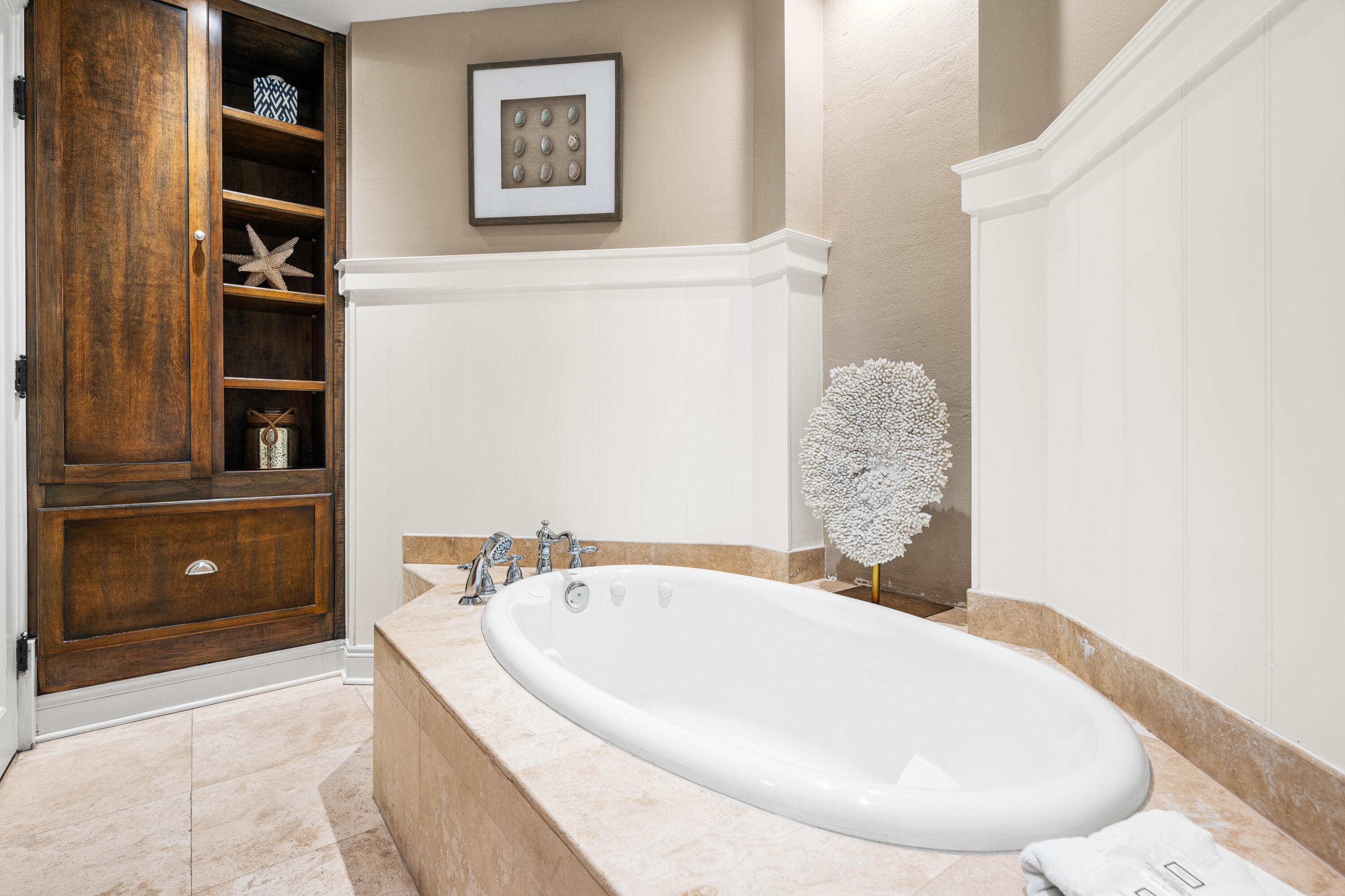 34 N Barrett Square # 2D