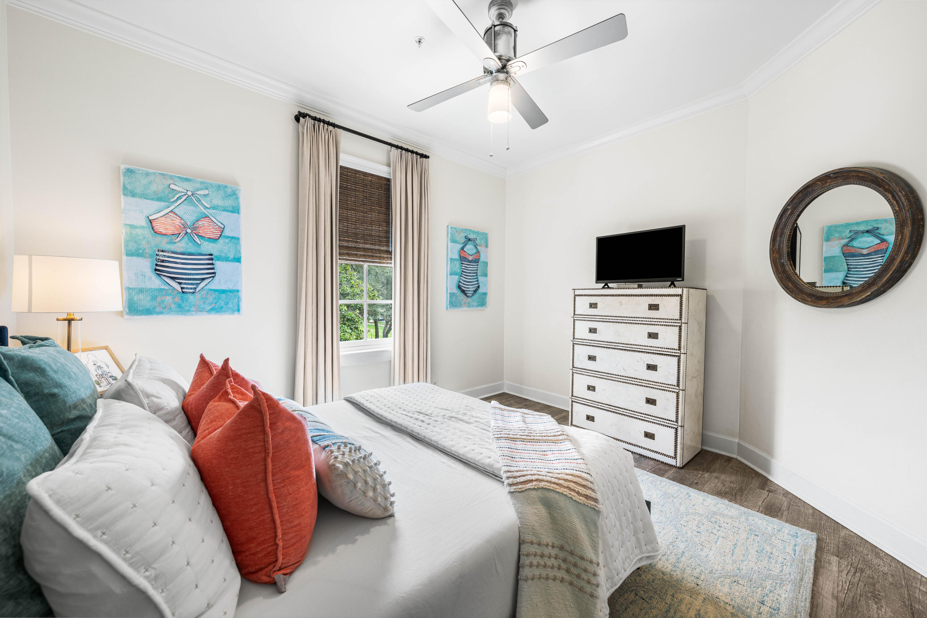 34 N Barrett Square # 2D