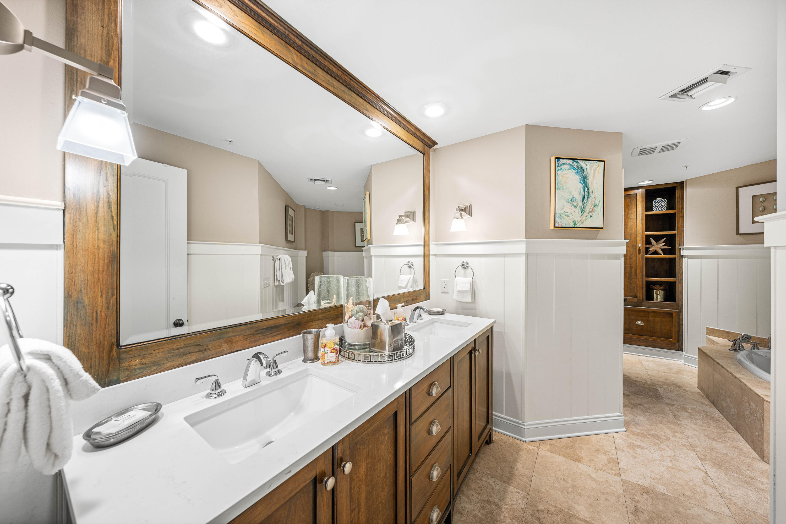 34 N Barrett Square # 2D