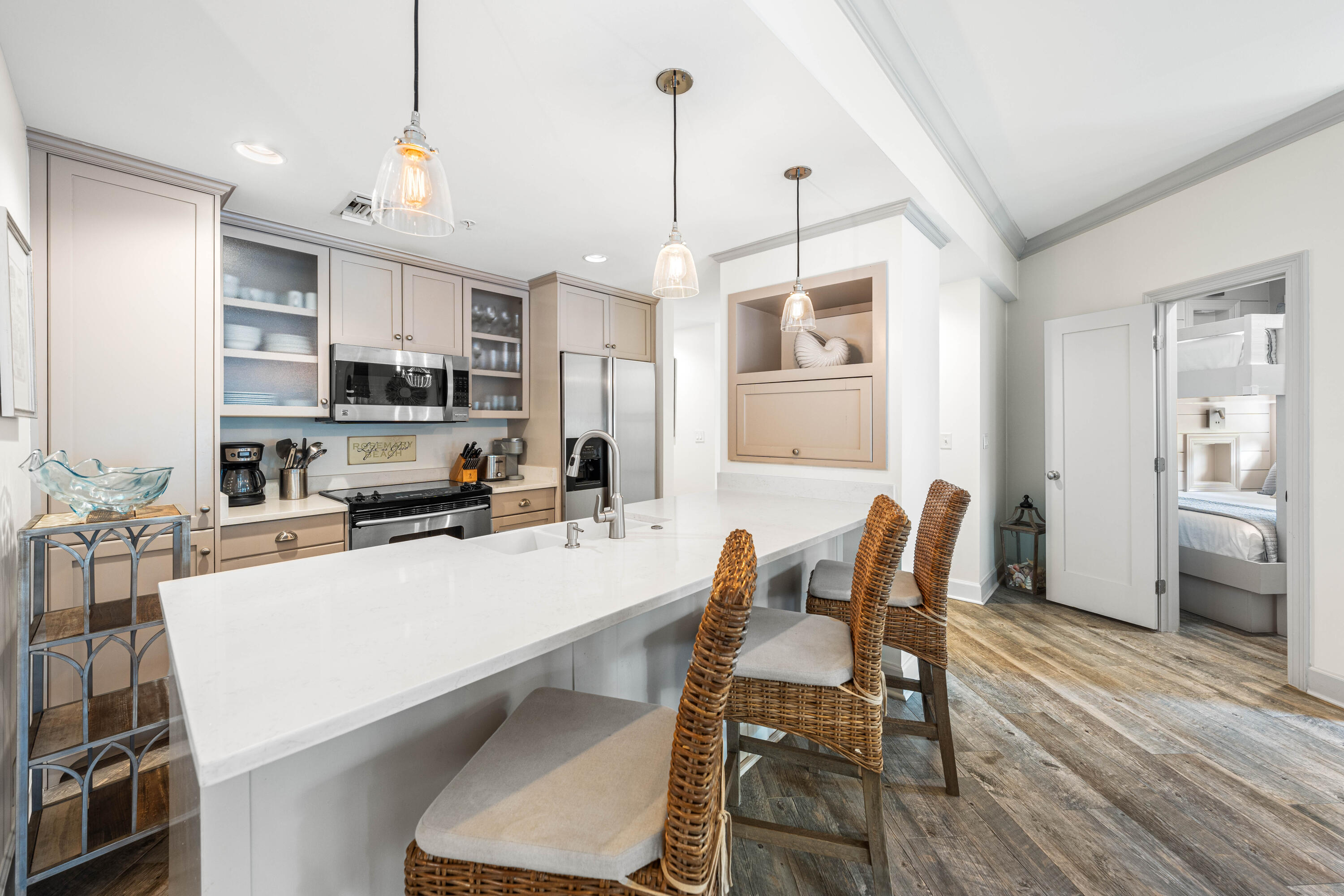 34 N Barrett Square # 2D