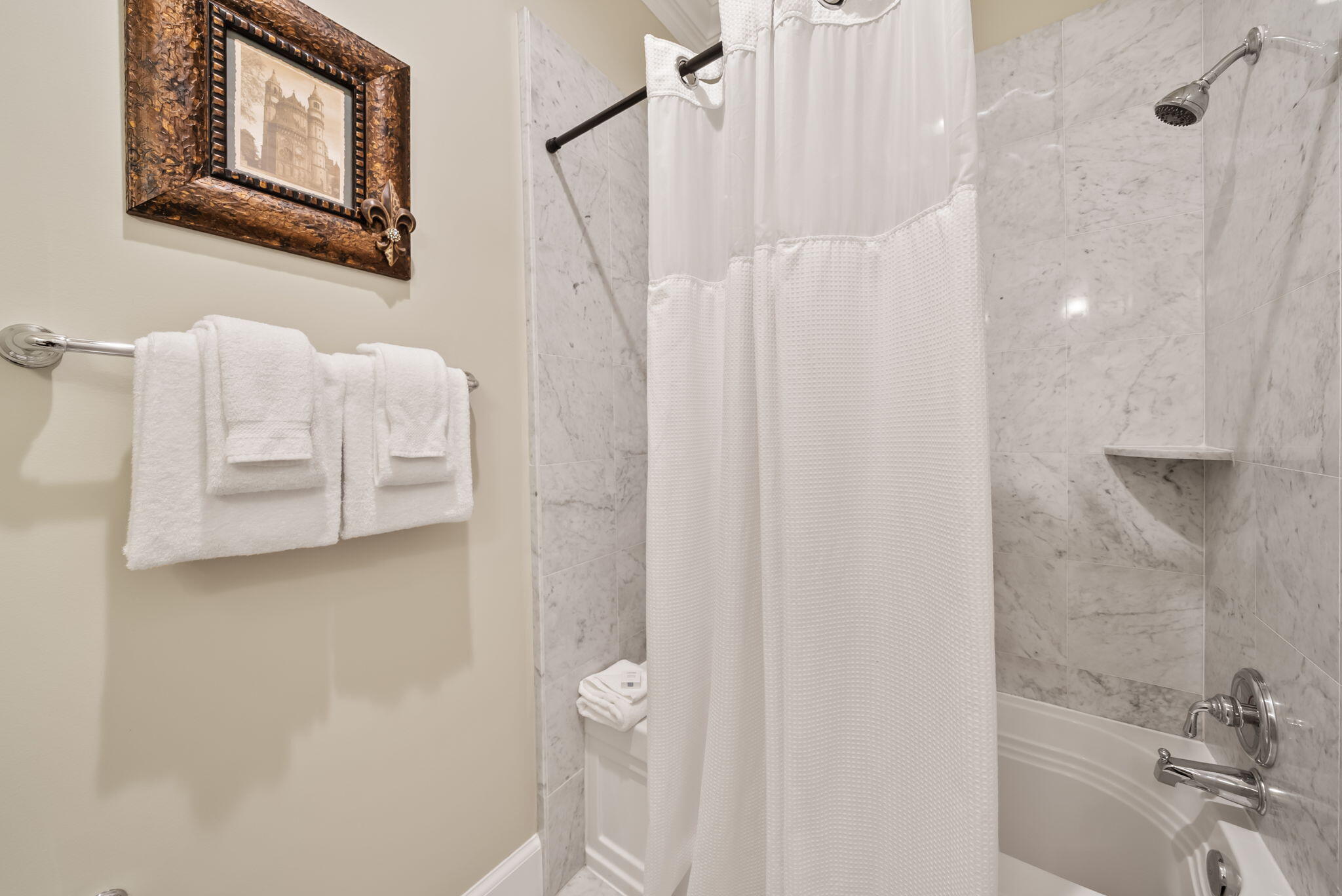 9201 Market Street Inn, 167