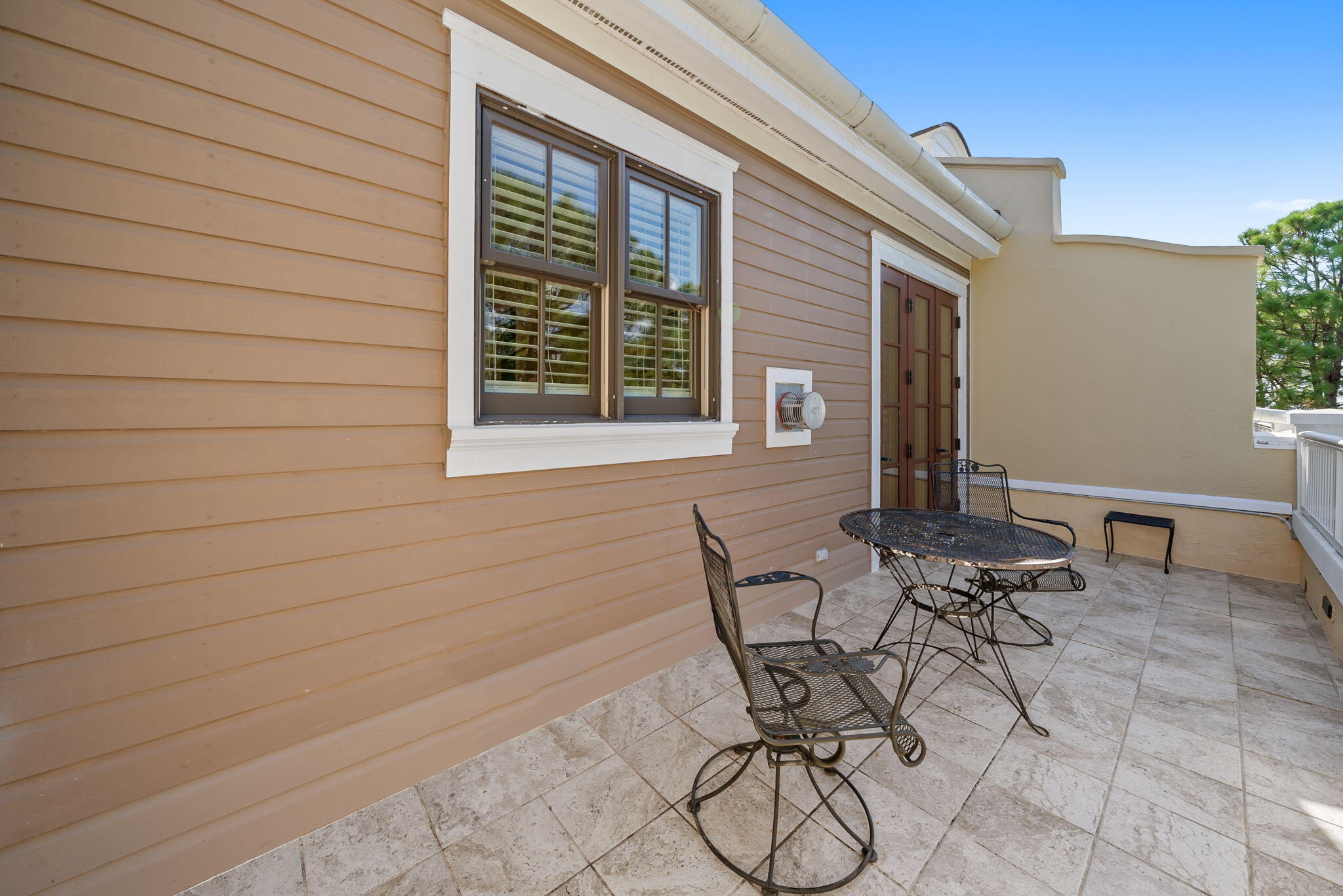 9201 Market Street Inn, 167