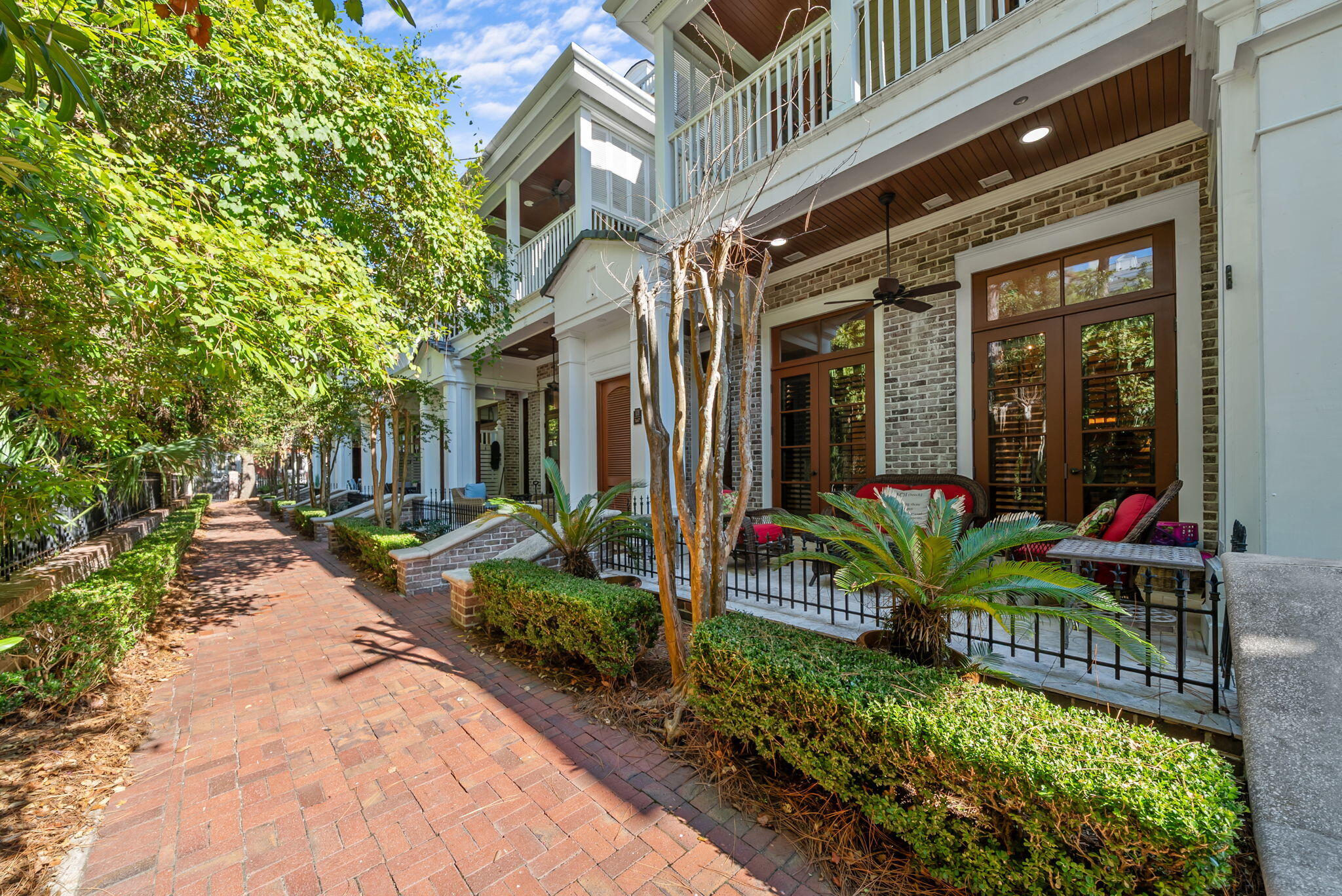 9201 Market Street Inn, 167