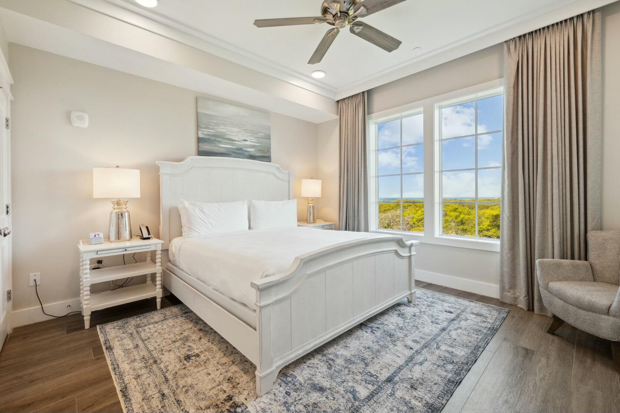 202 Henderson Resort Way, 1204