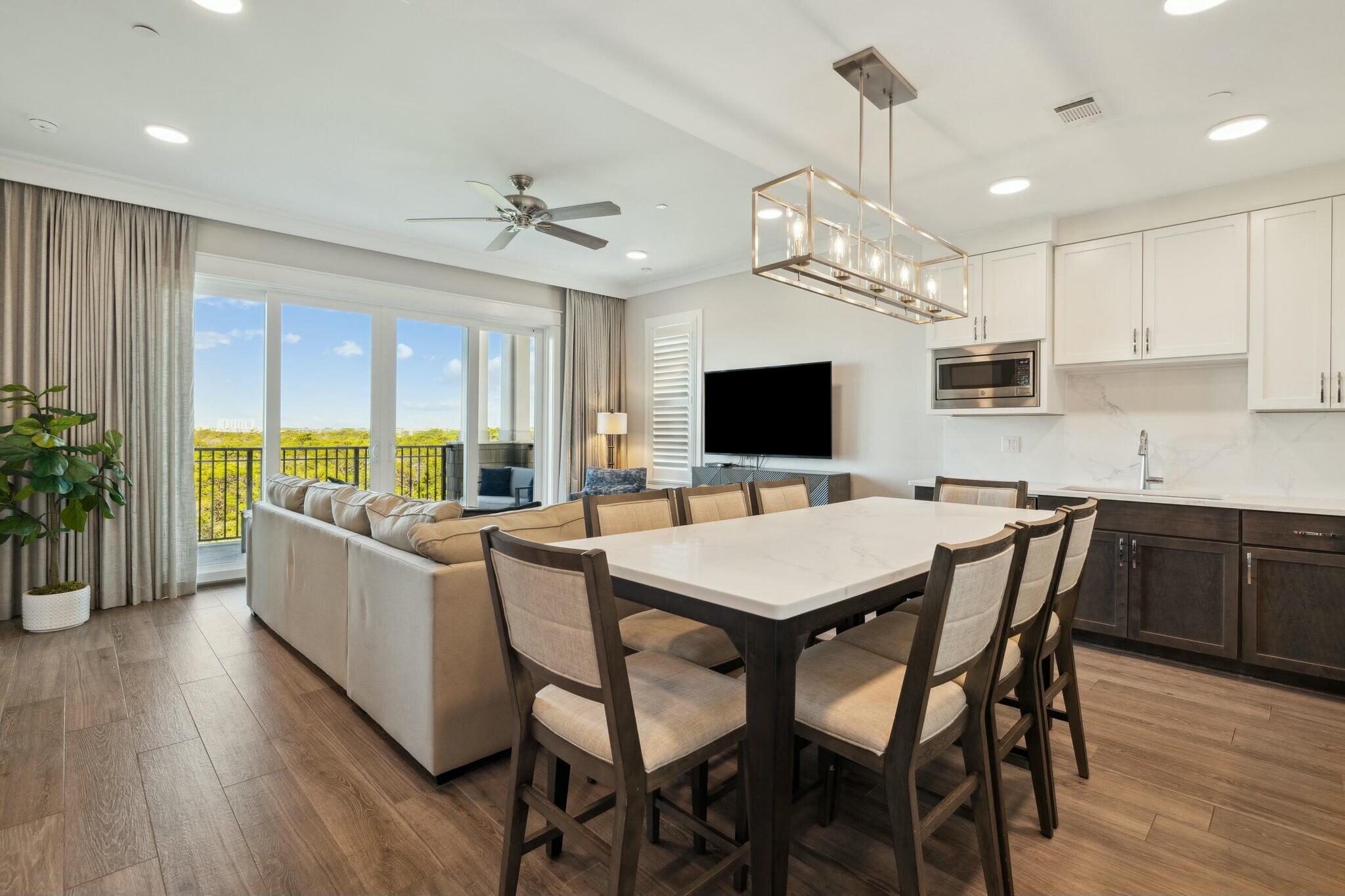 202 Henderson Resort Way, 1204