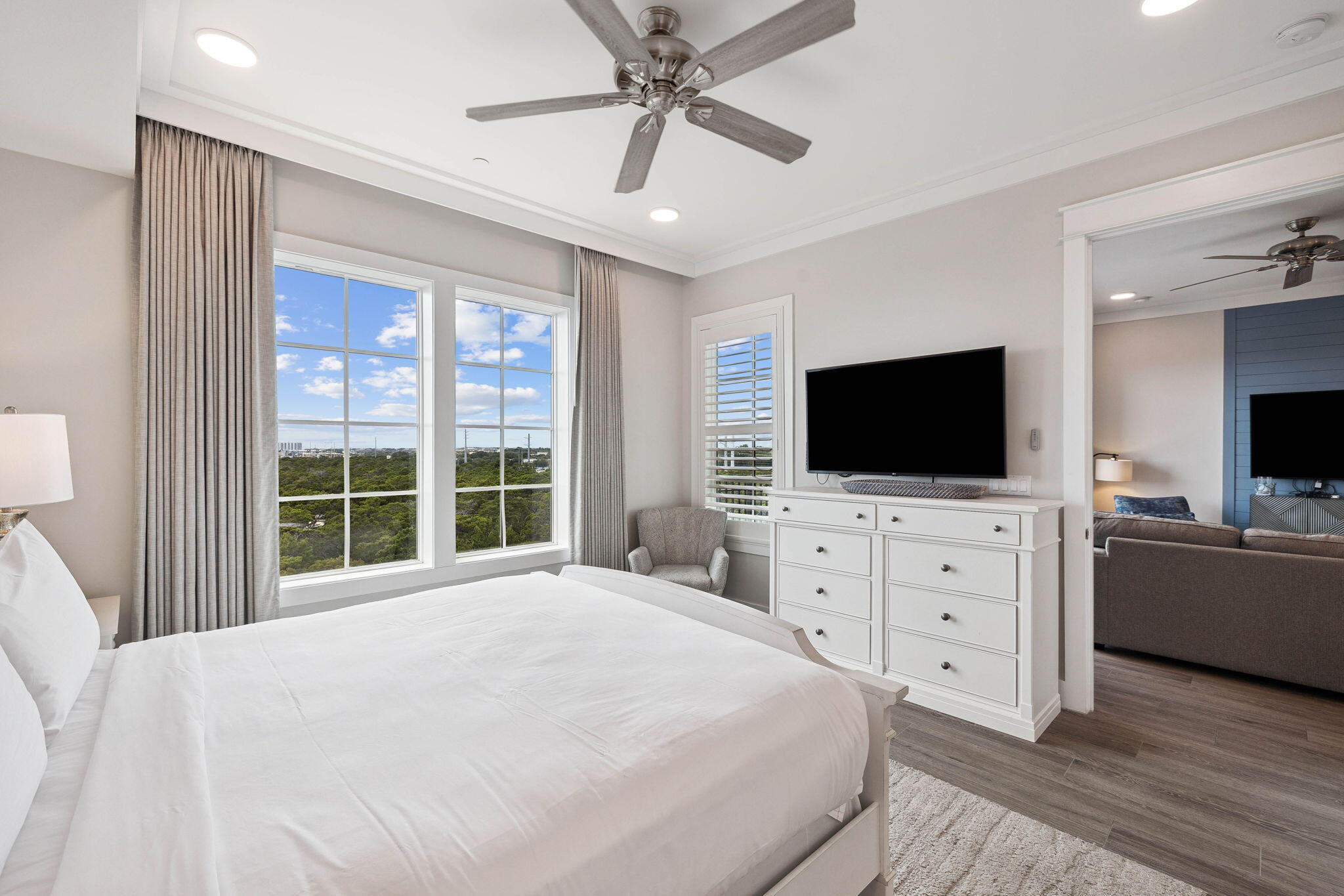 202 Henderson Resort Way, 1303