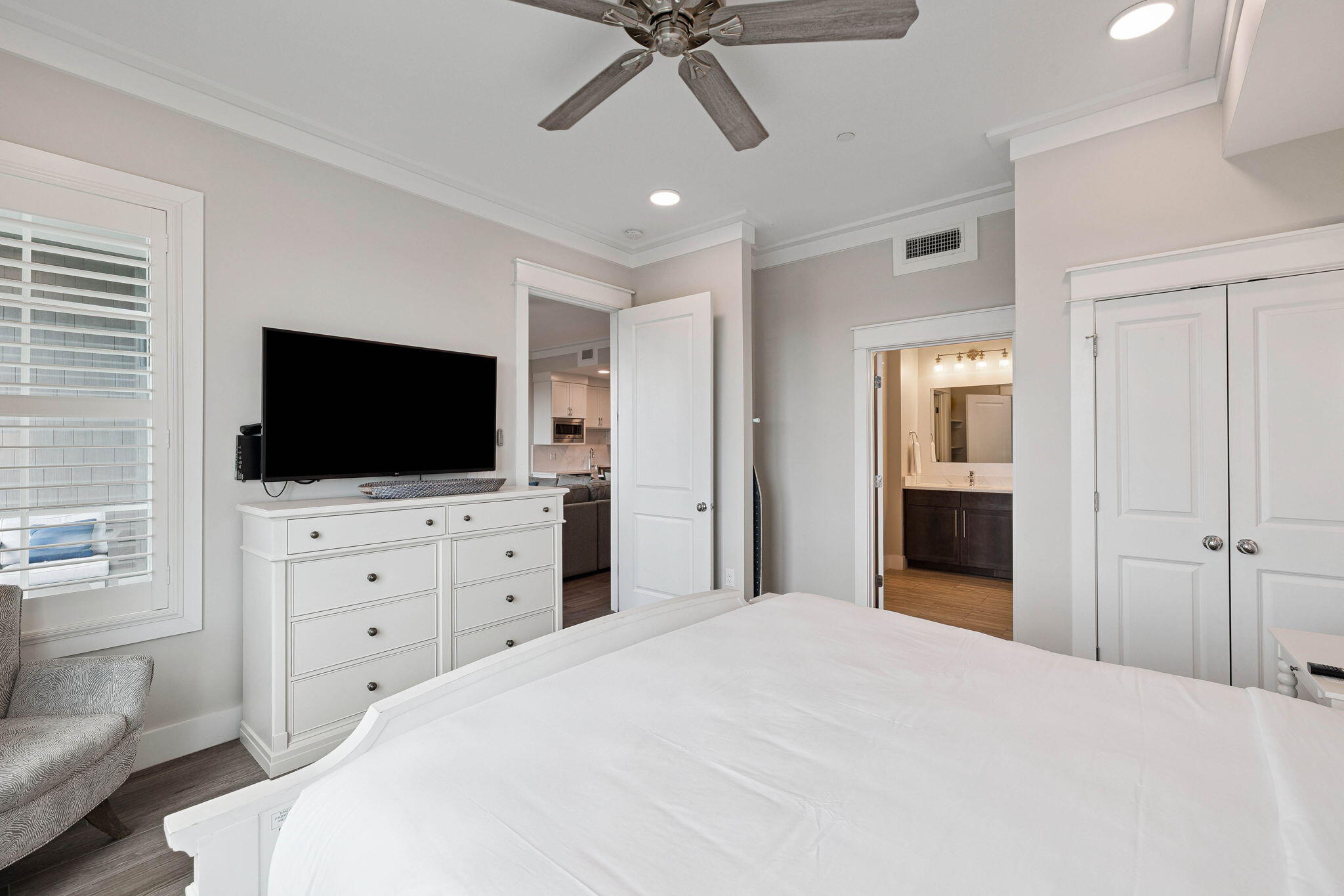 202 Henderson Resort Way, 1303