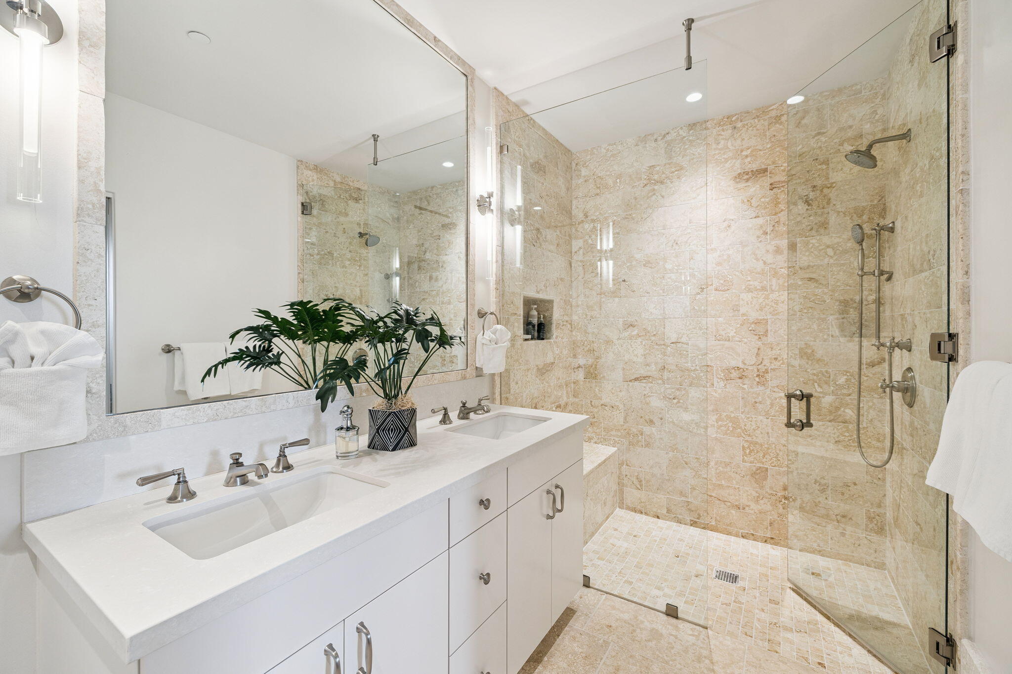 27 Admiralty Row, 203