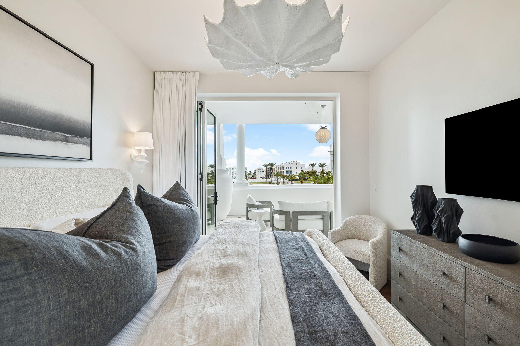 27 Admiralty Row, 203