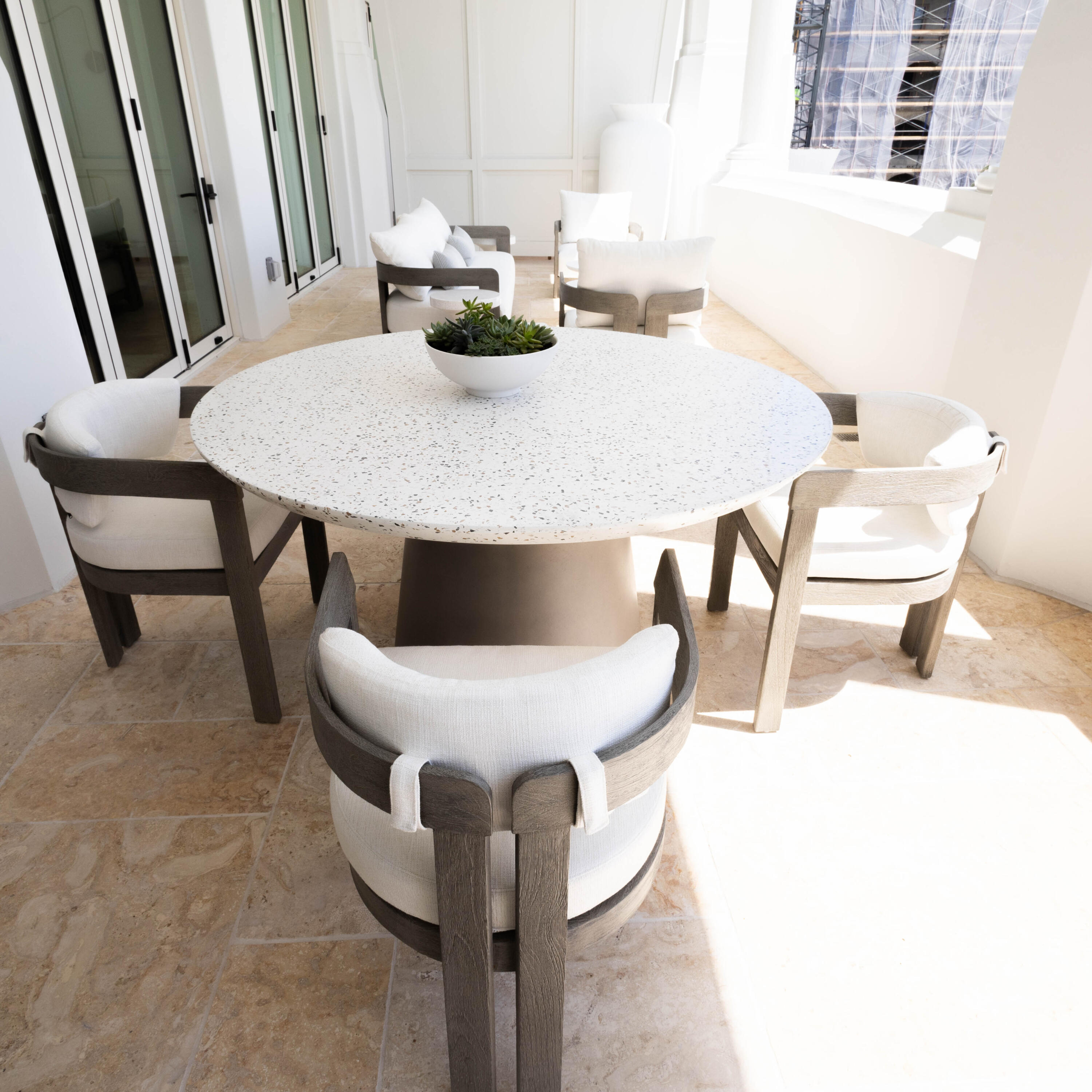 27 Admiralty Row, 203