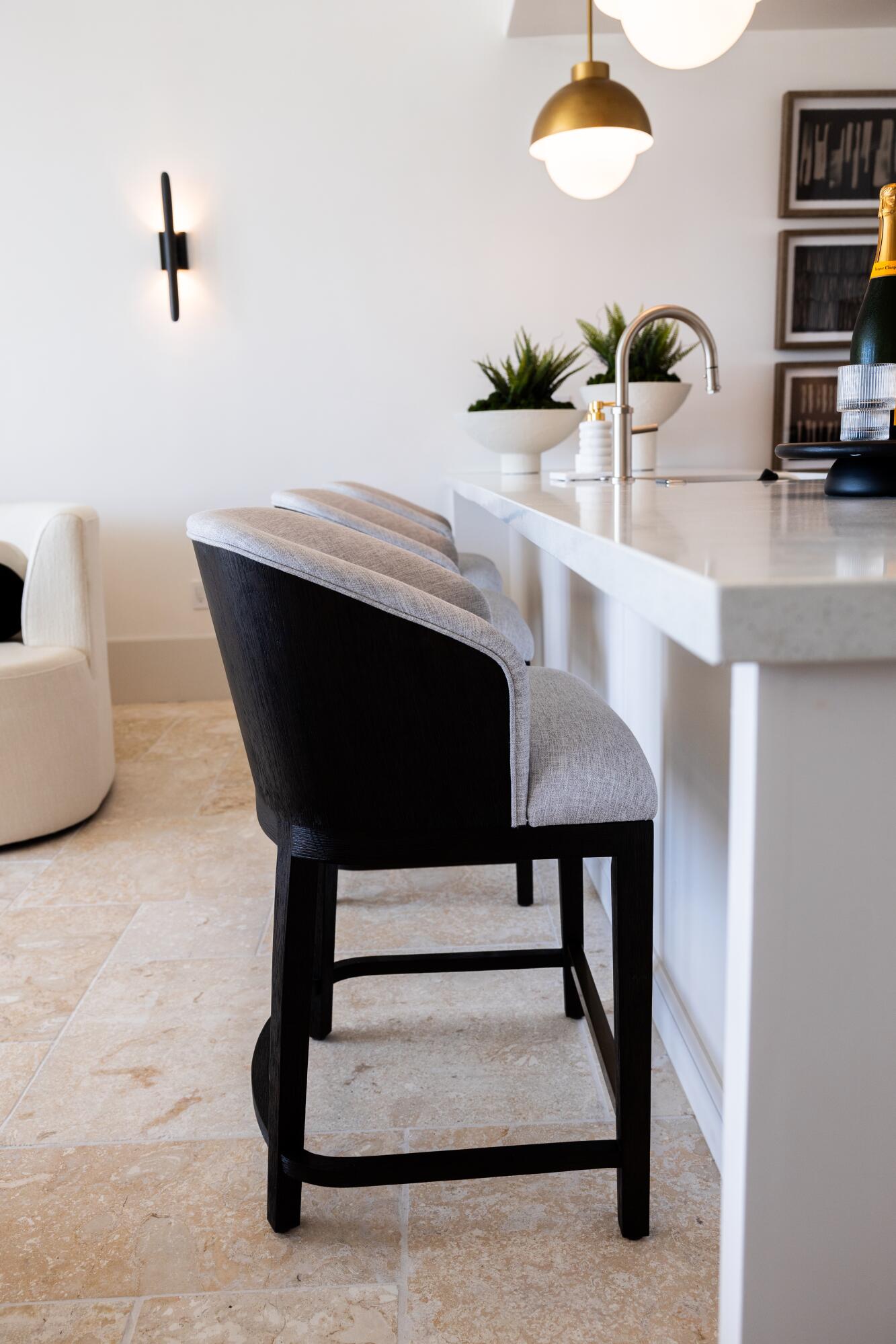 27 Admiralty Row, 203