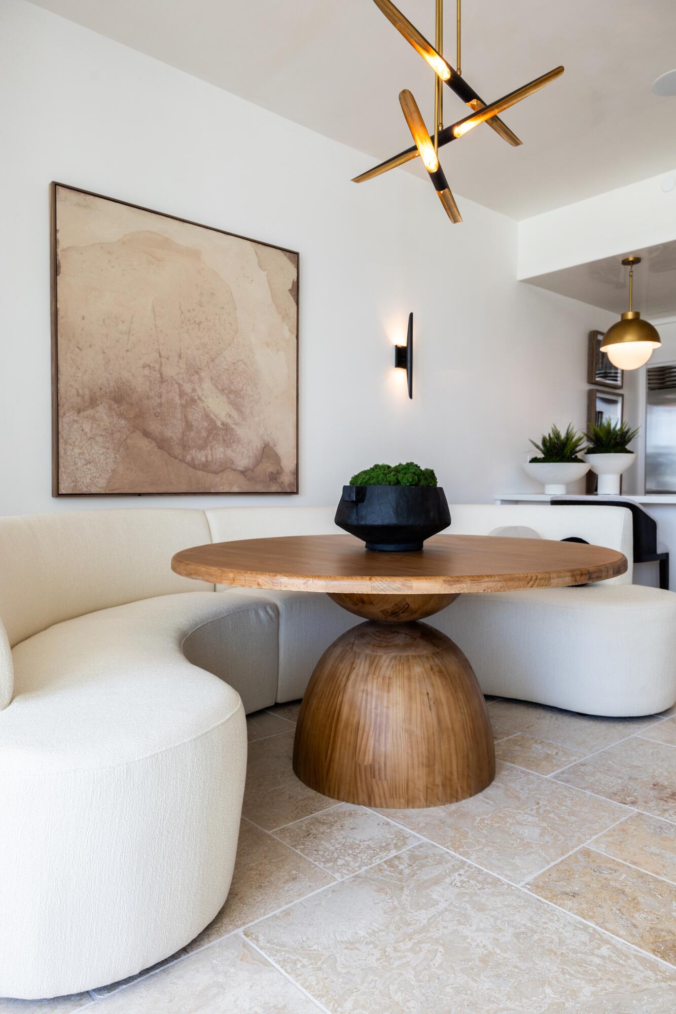 27 Admiralty Row, 203