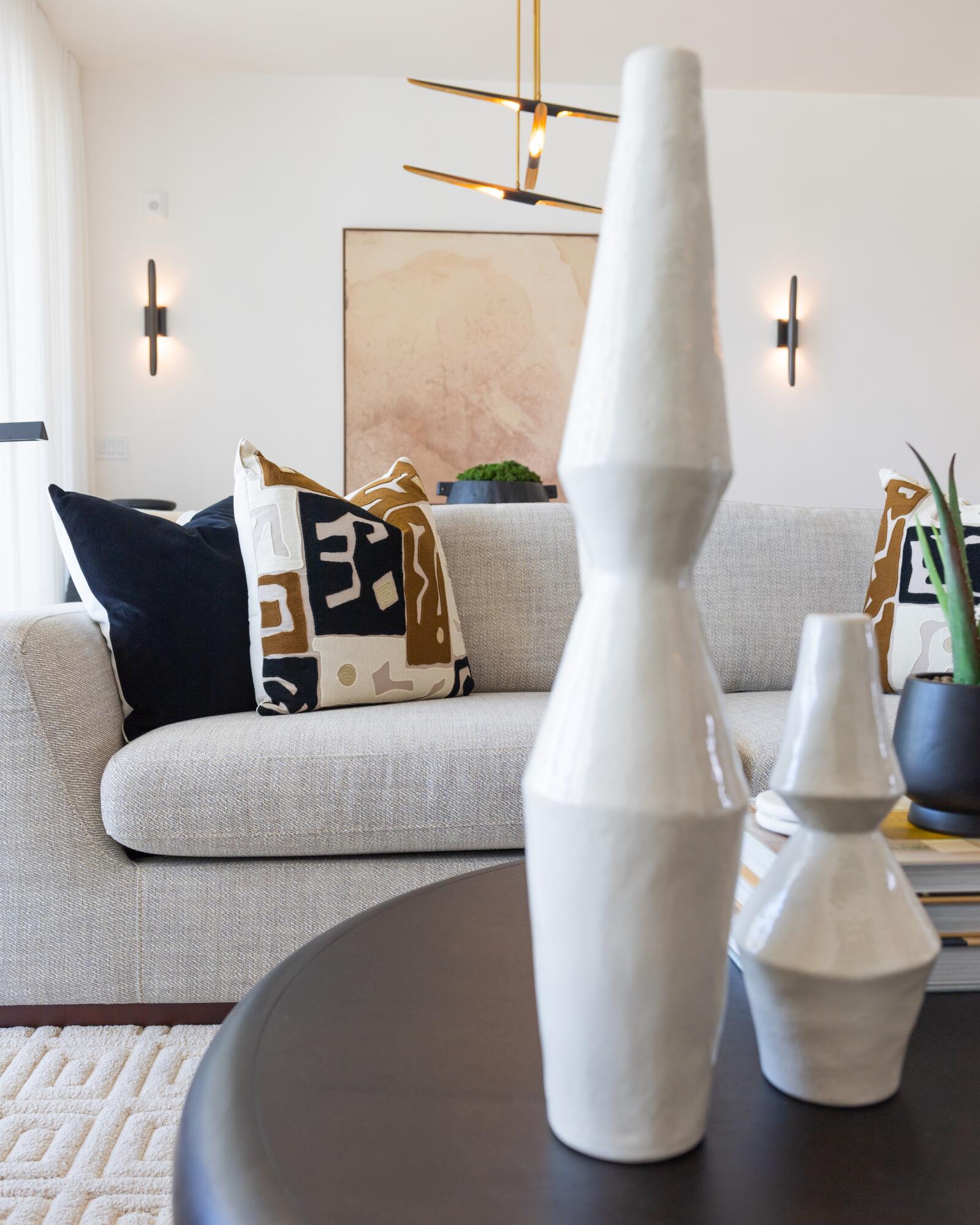 27 Admiralty Row, 203