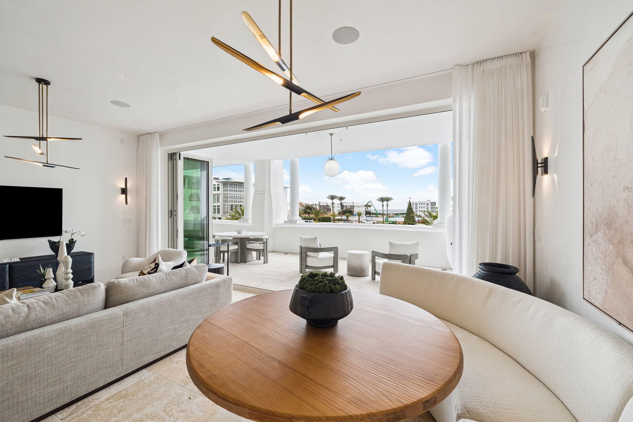 27 Admiralty Row, 203