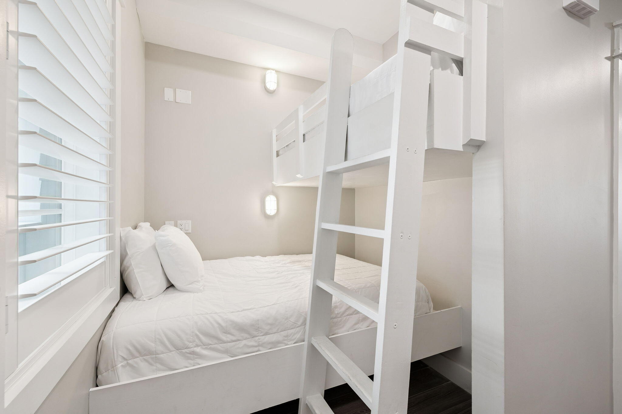 201 Henderson Resort Way, 2104