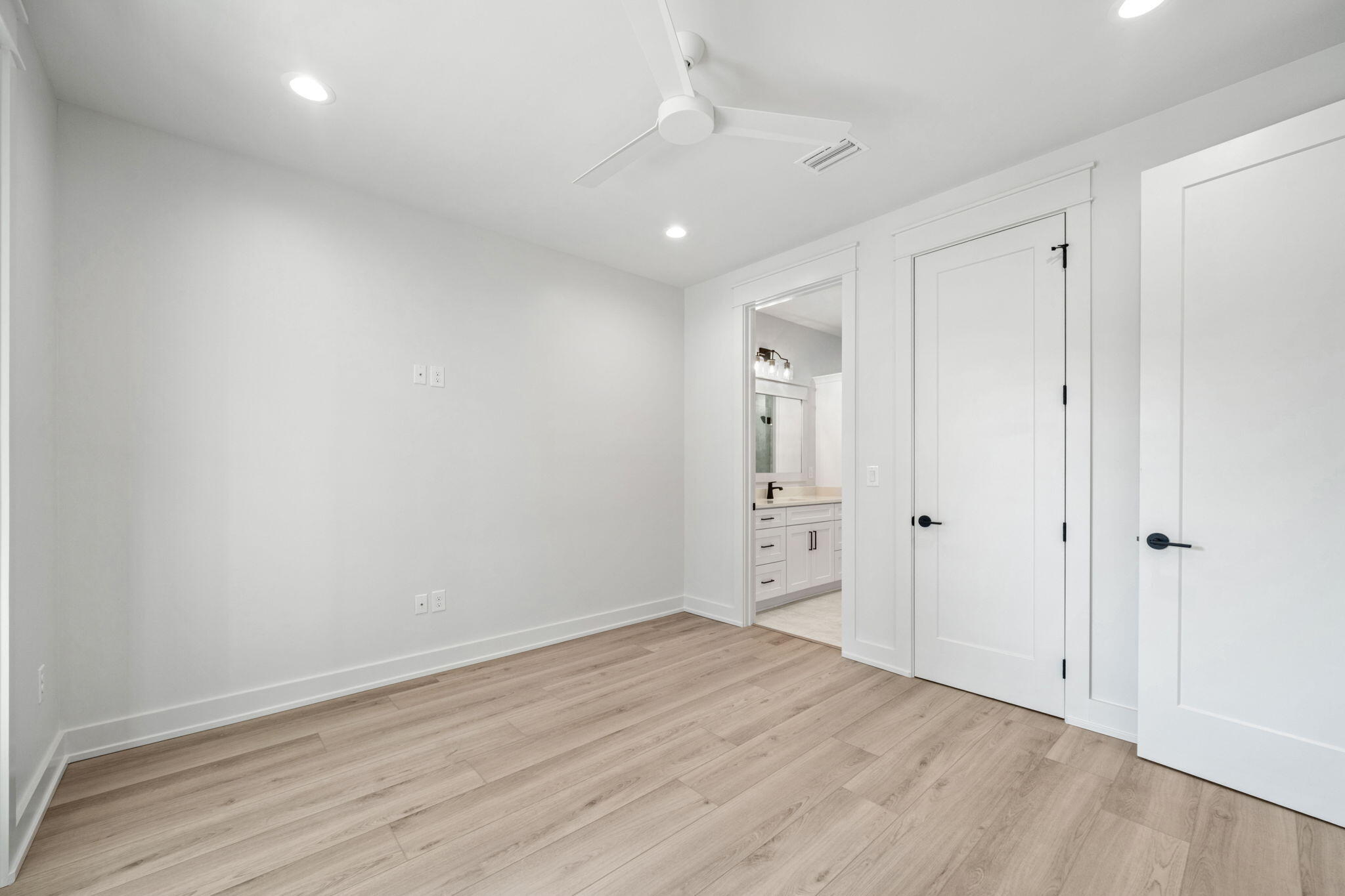 326 E Mitchell Avenue