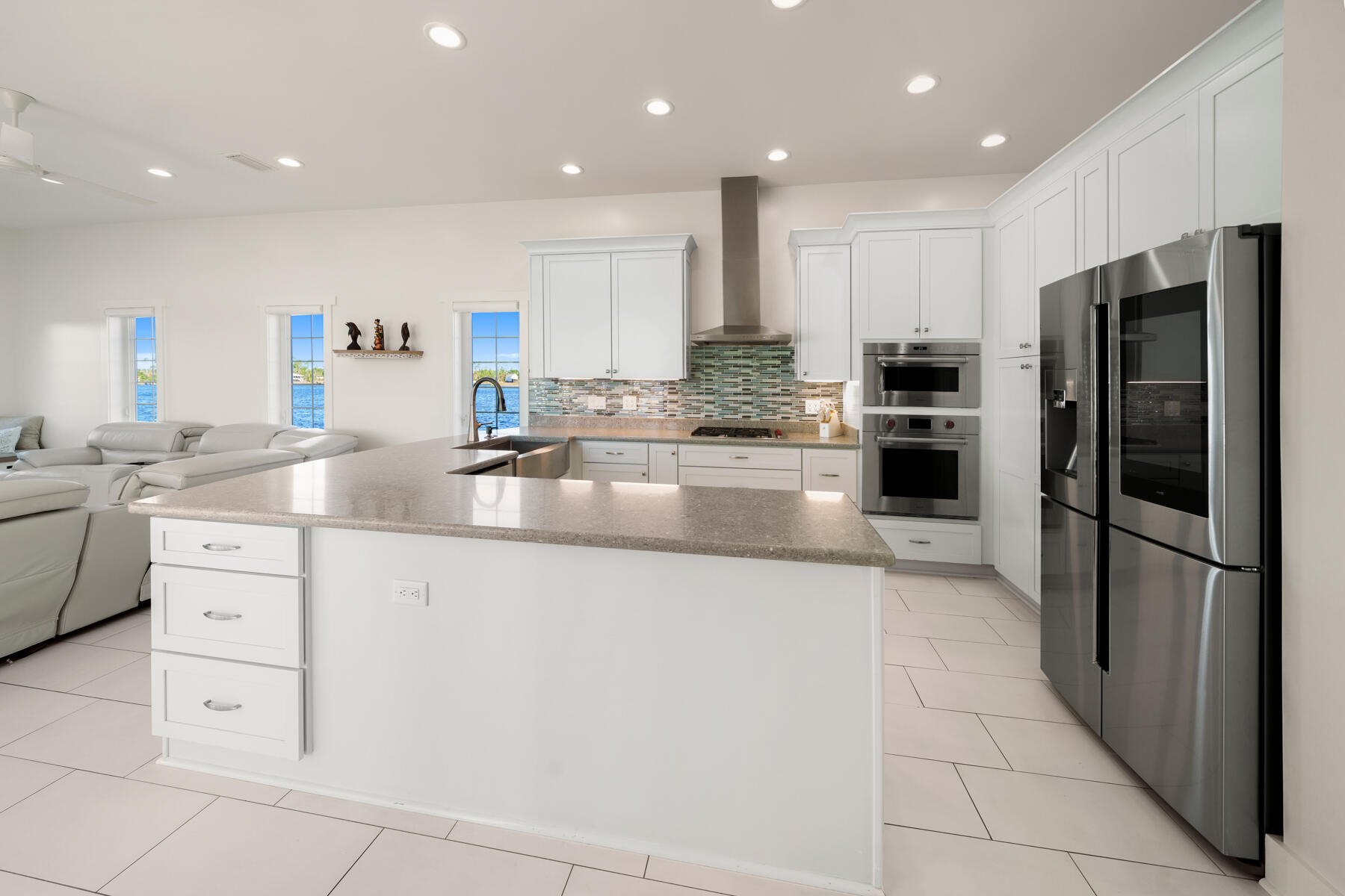 6701 Yacht Club Drive