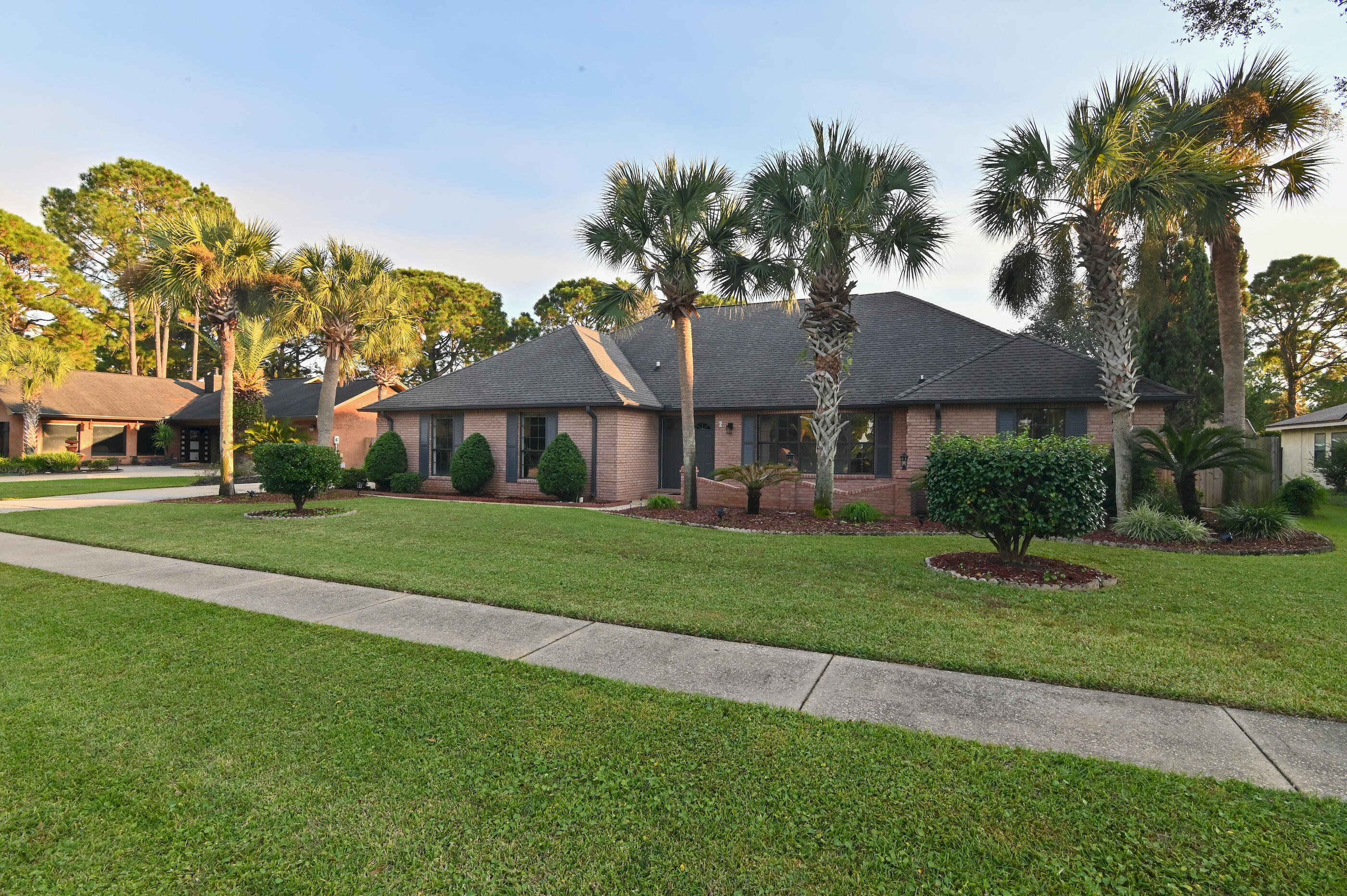 6 Country Club Drive