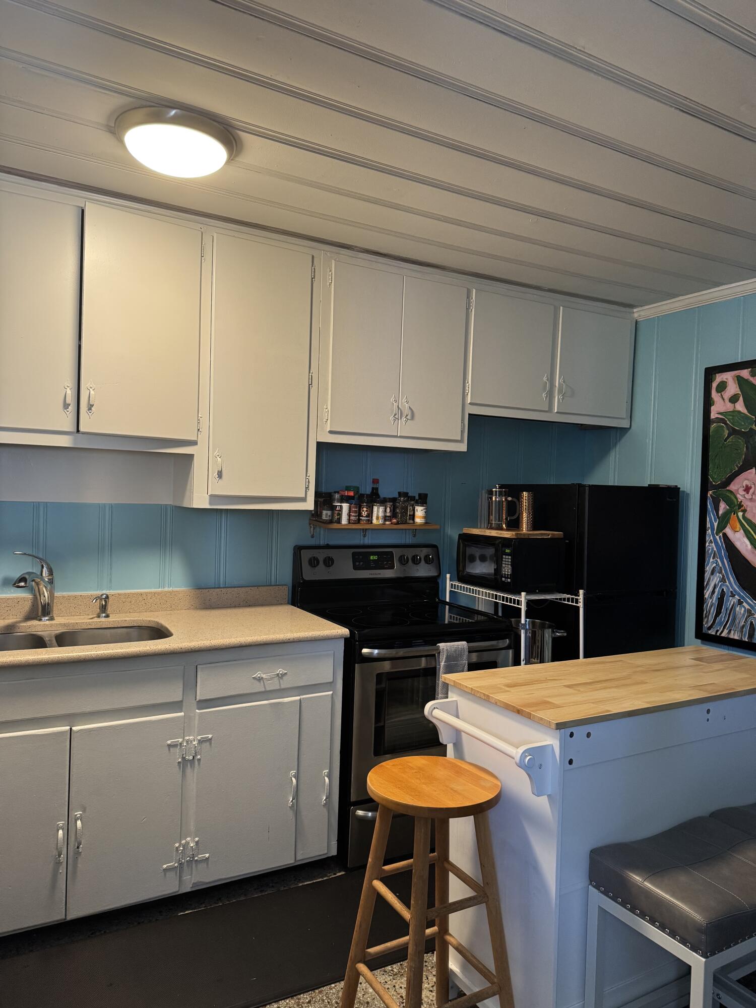 21916 Belgrade Avenue