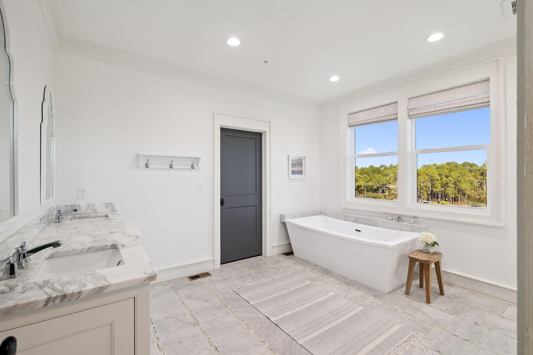 425 Beachfront Trail