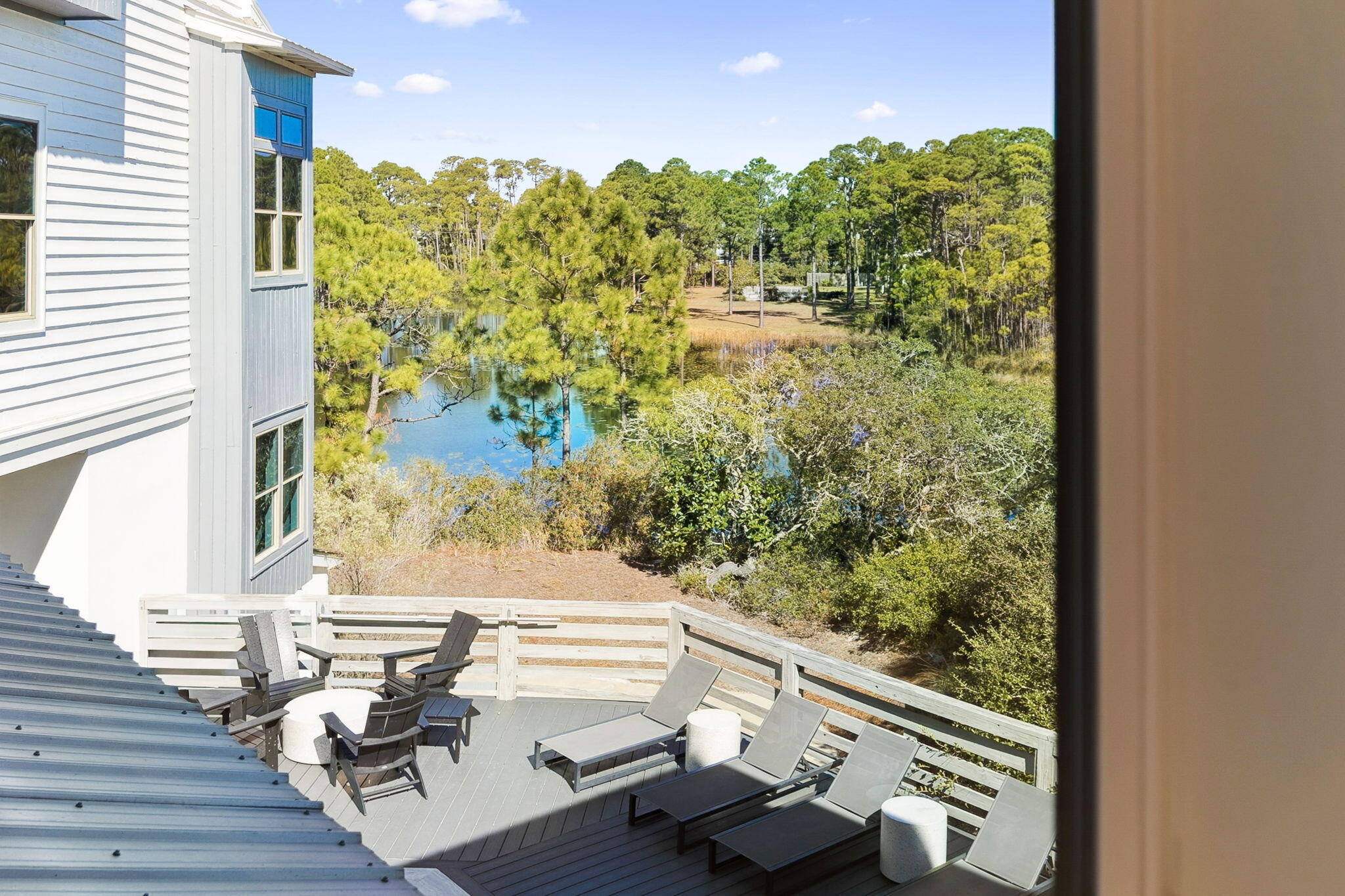 425 Beachfront Trail