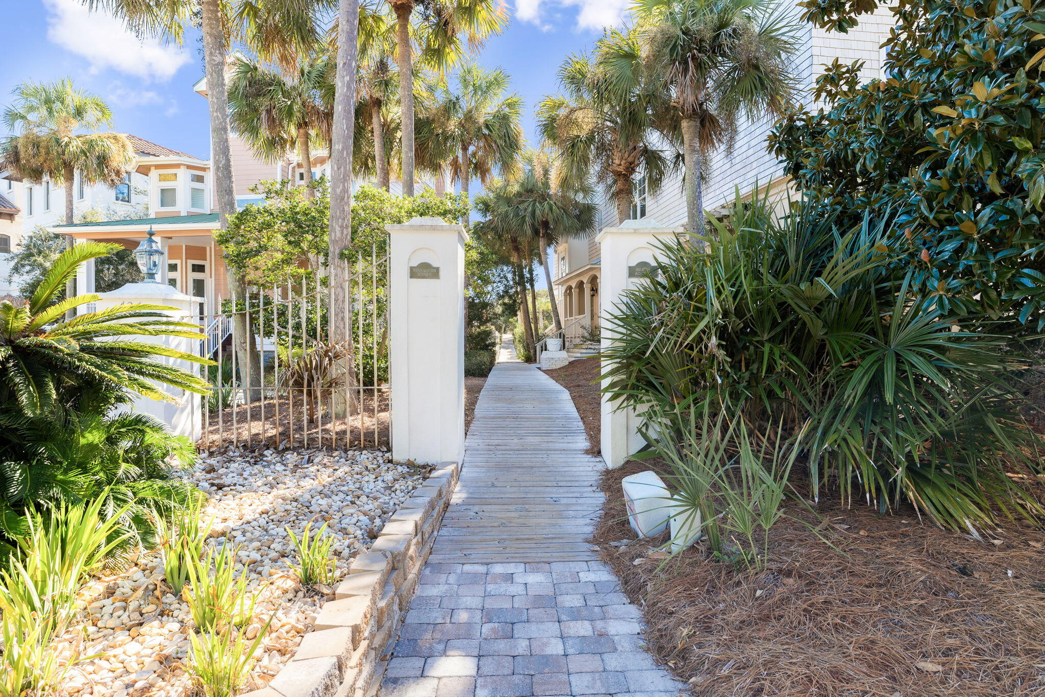 425 Beachfront Trail