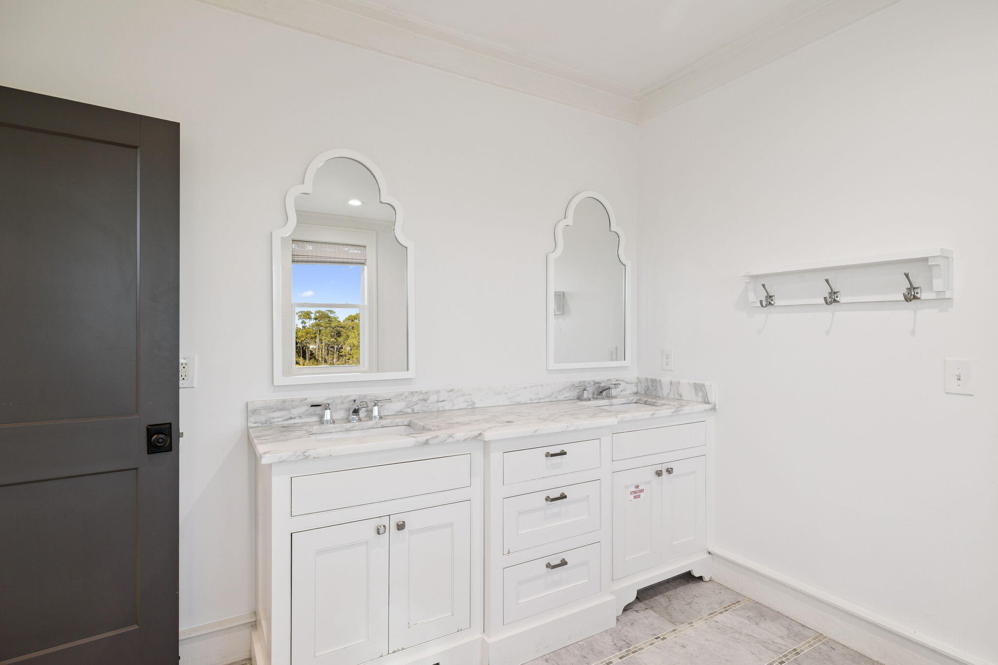 425 Beachfront Trail