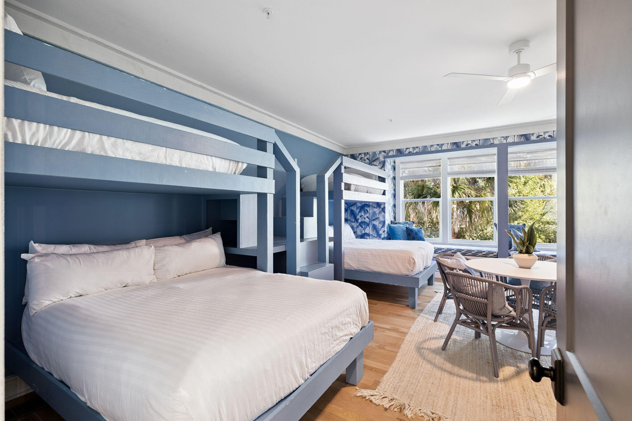 425 Beachfront Trail