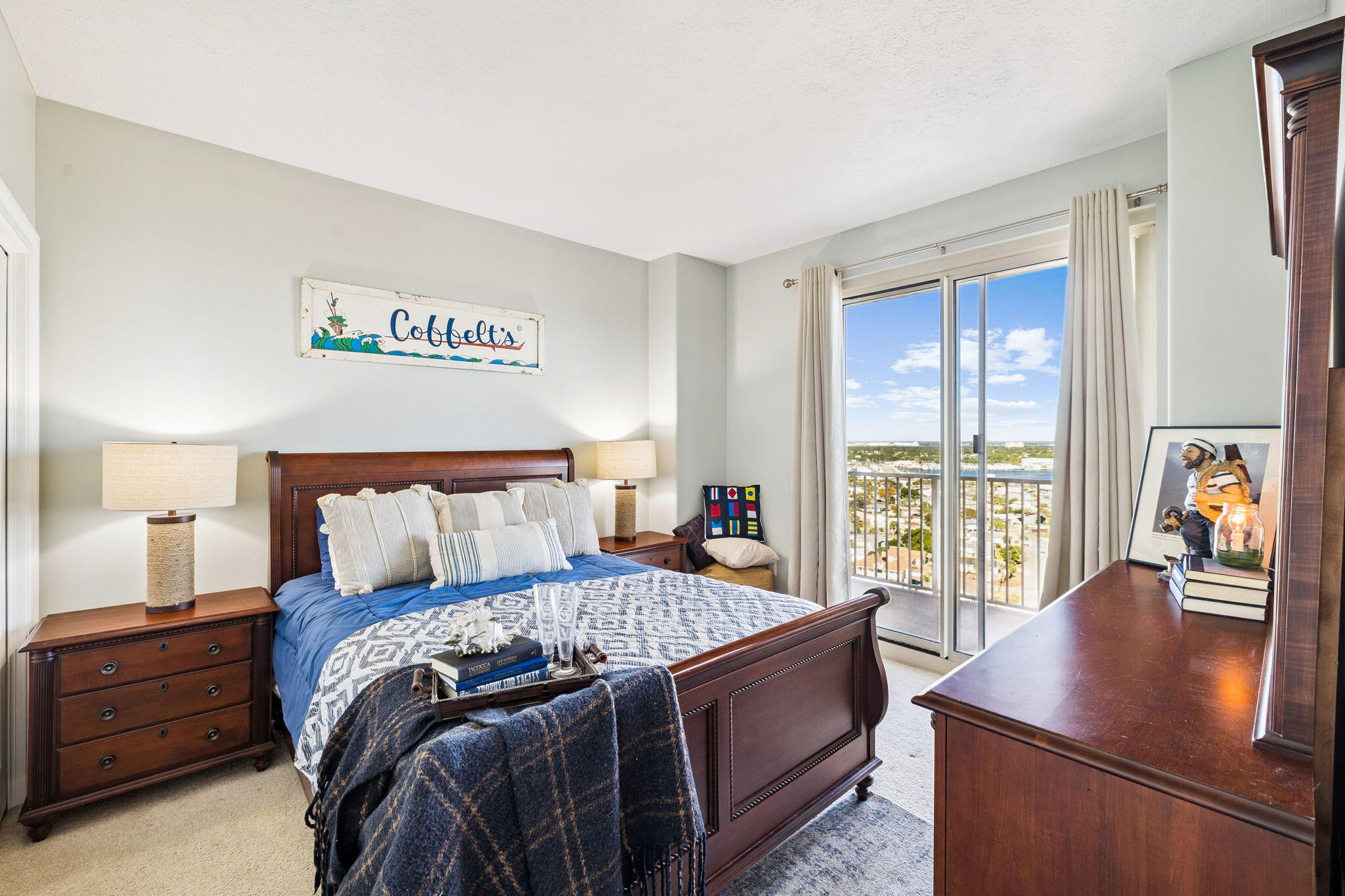 5004 Thomas Drive, 1712